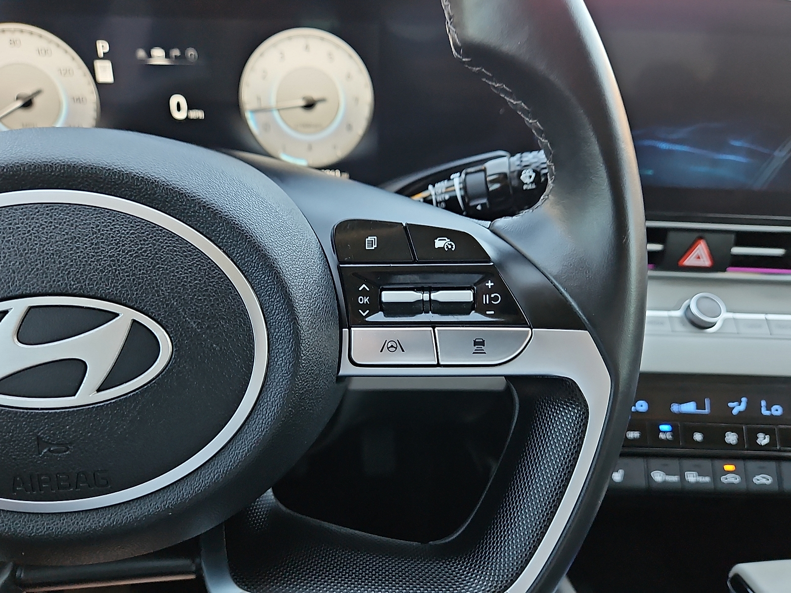 2024 Hyundai Elantra photo 18 of 20