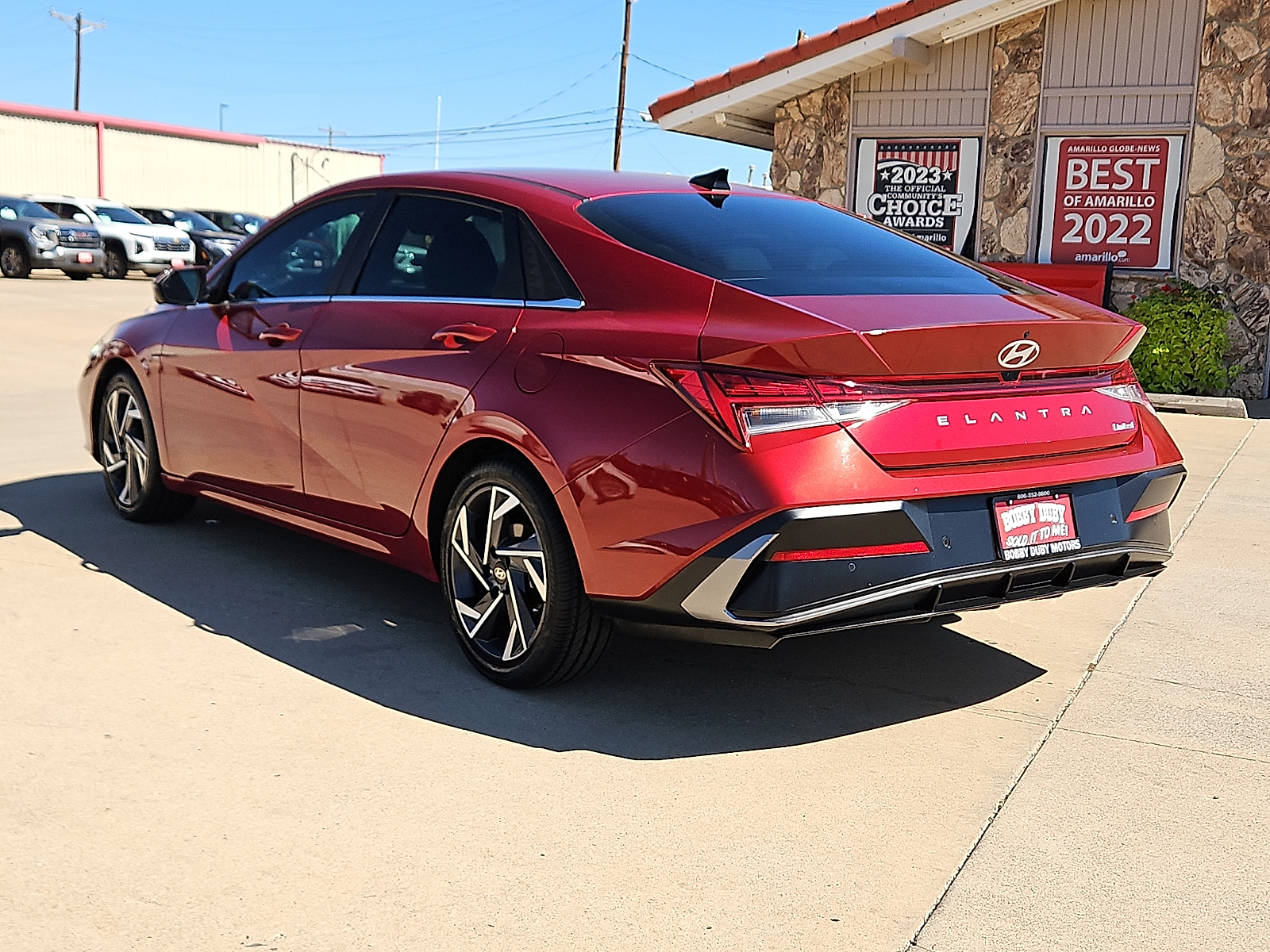 2024 Hyundai Elantra photo 2 of 20