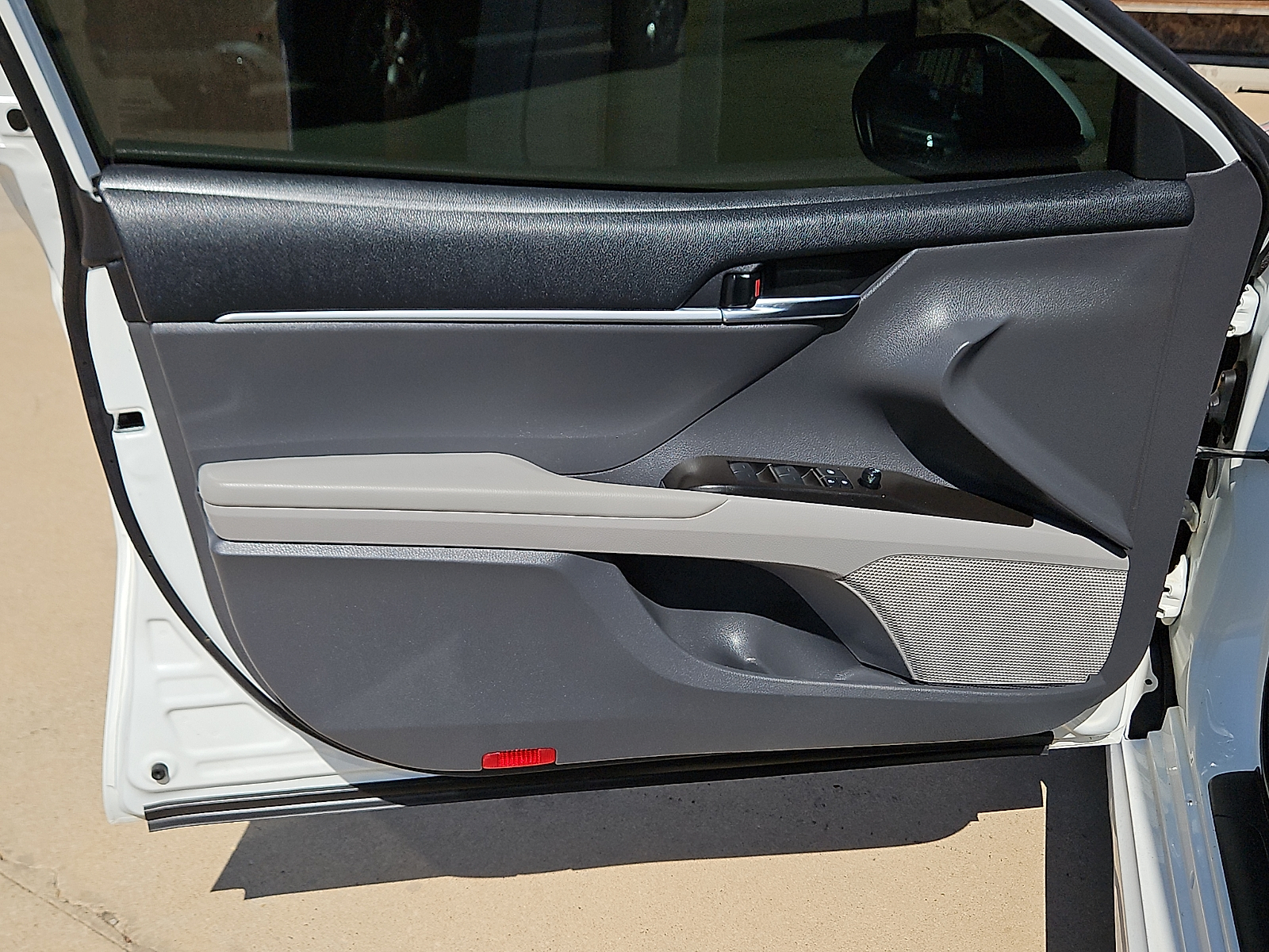 2022 Toyota Camry SE White at Bobby Duby Motors