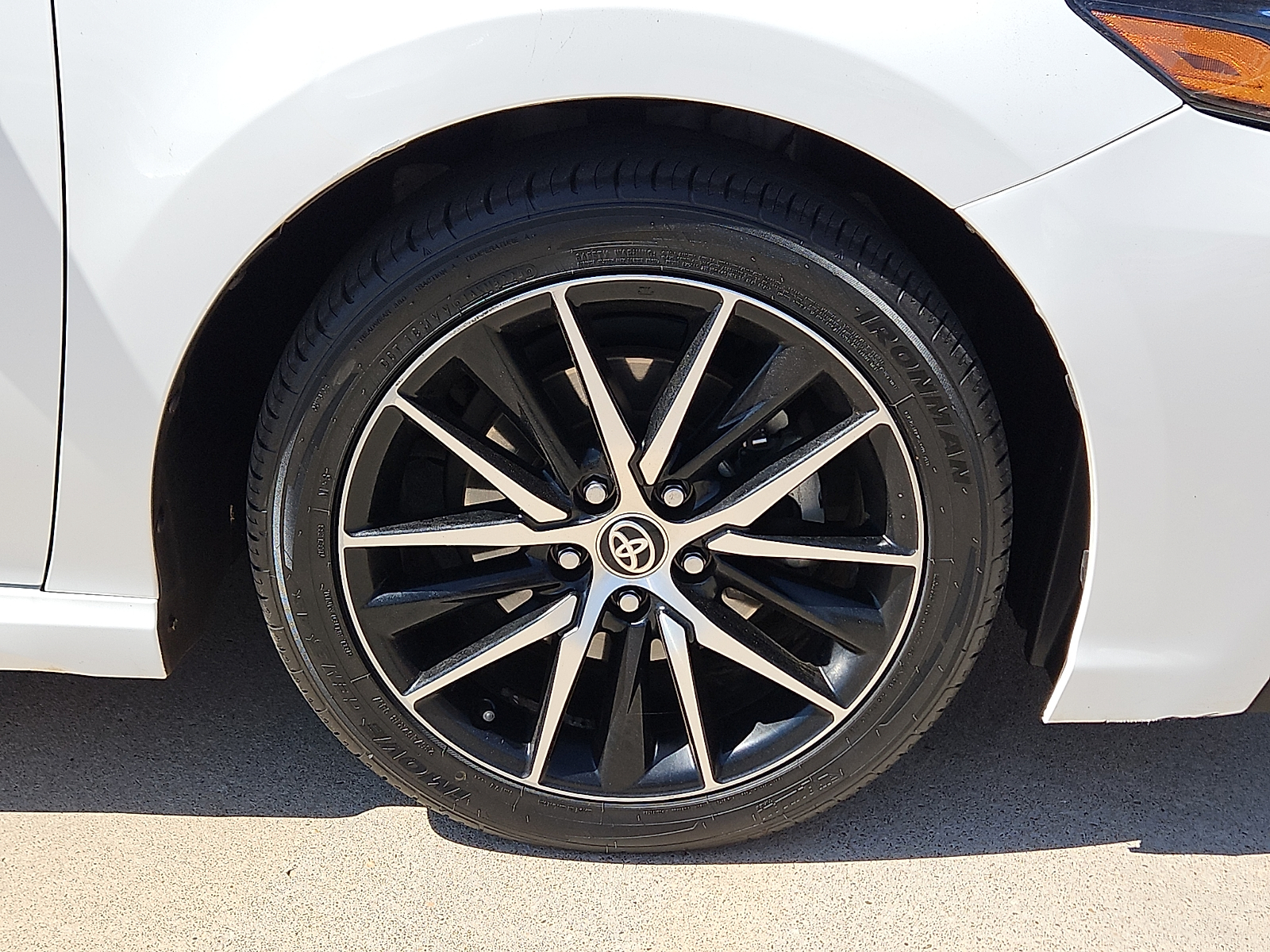 2022 Toyota Camry SE White at Bobby Duby Motors