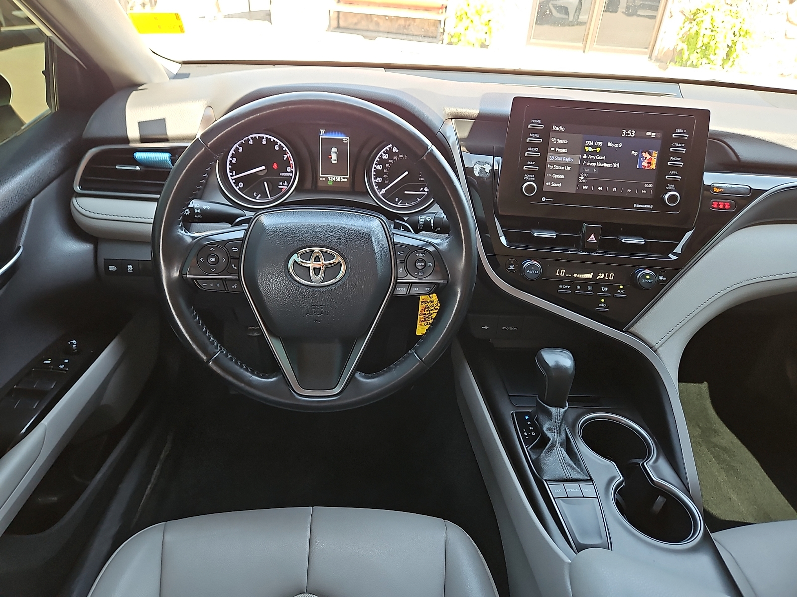 2022 Toyota Camry SE White at Bobby Duby Motors