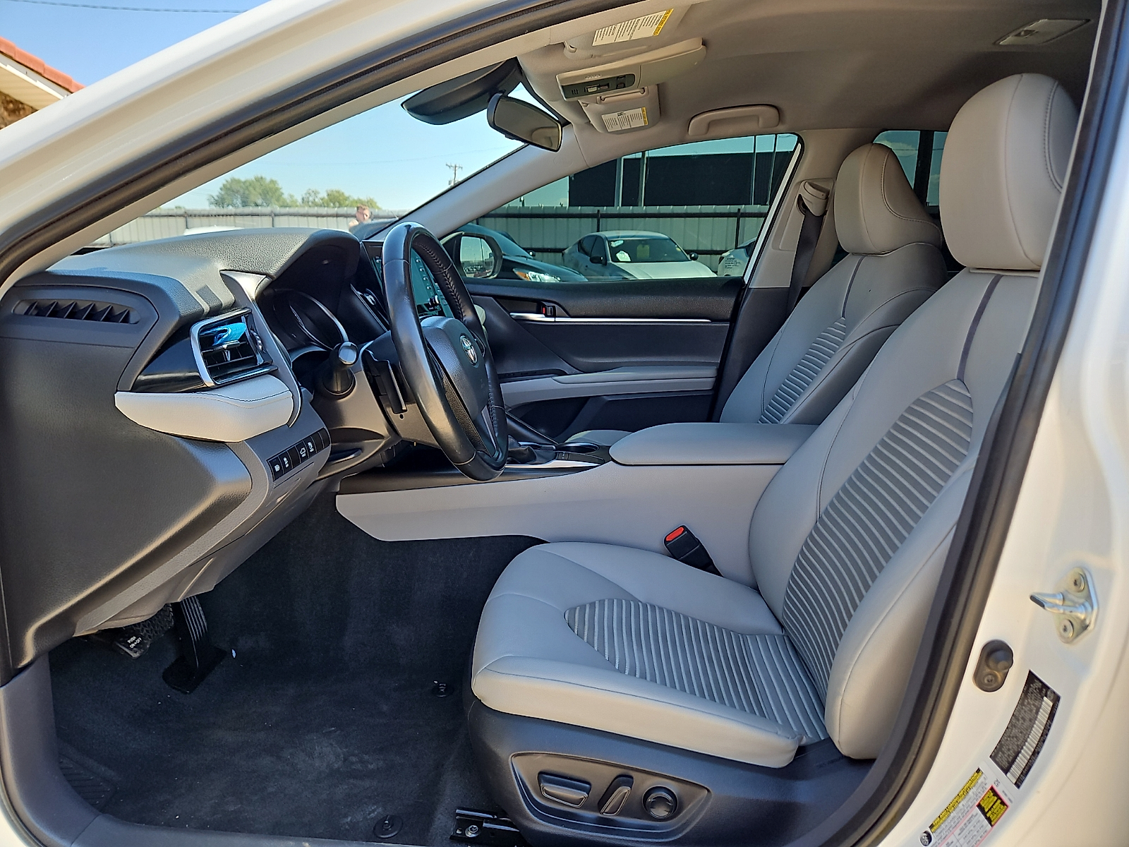 2022 Toyota Camry SE White at Bobby Duby Motors