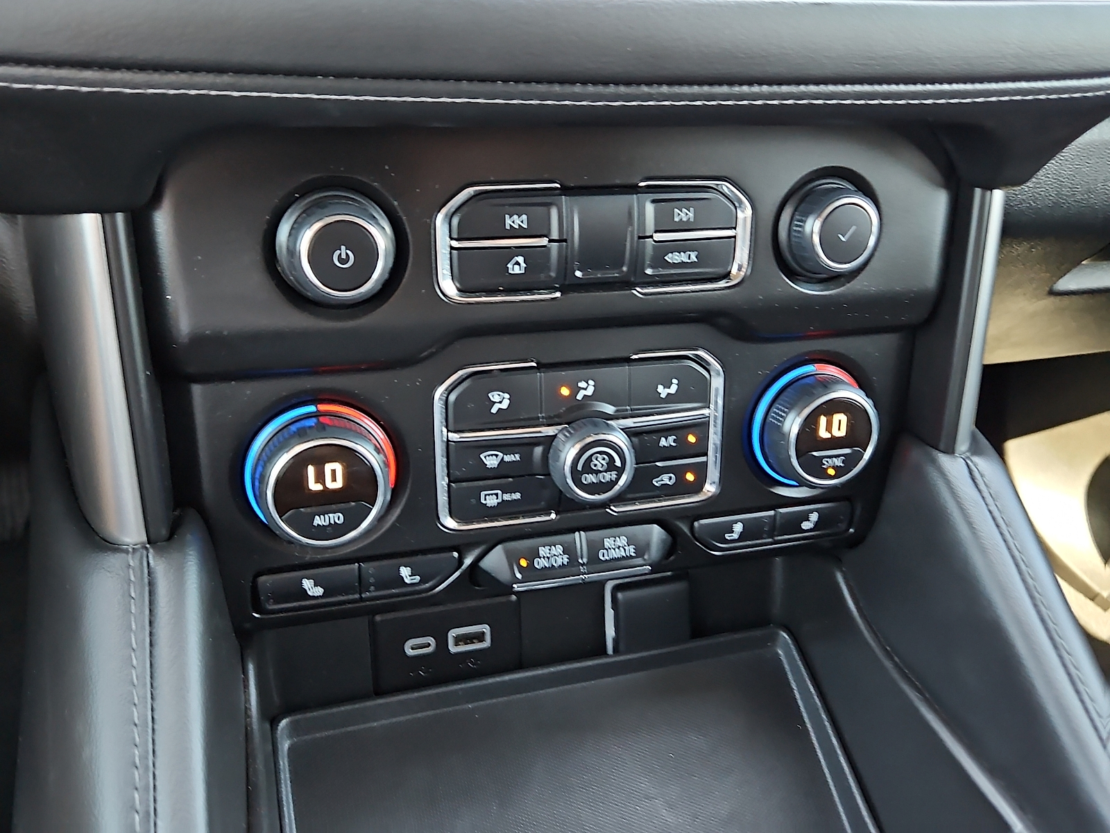 2024 Chevrolet Tahoe photo 15 of 20