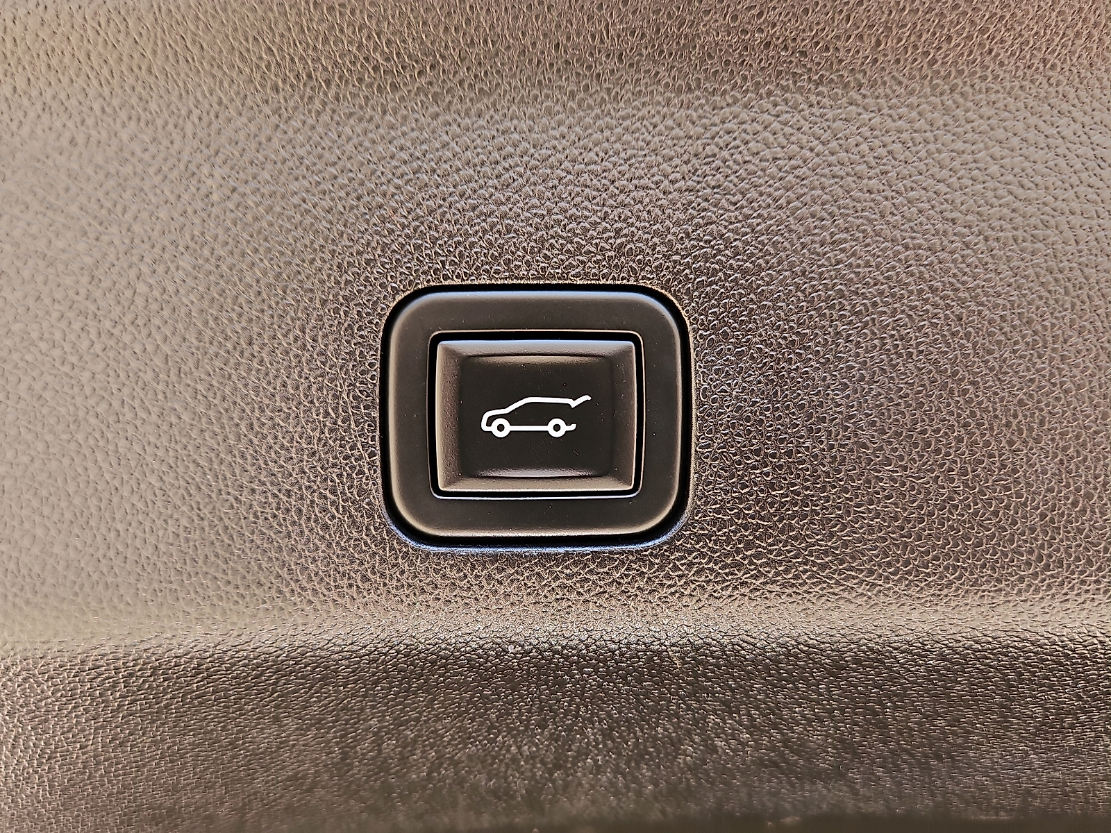 2024 Chevrolet Tahoe photo 7 of 20