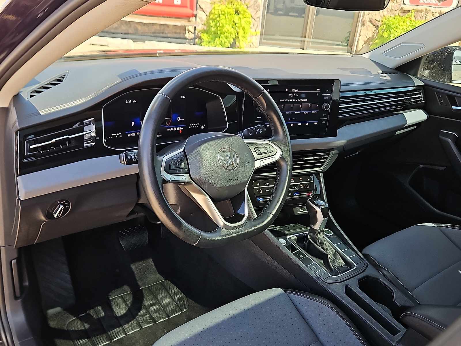 2025 Volkswagen Jetta 1.5T SE - 9