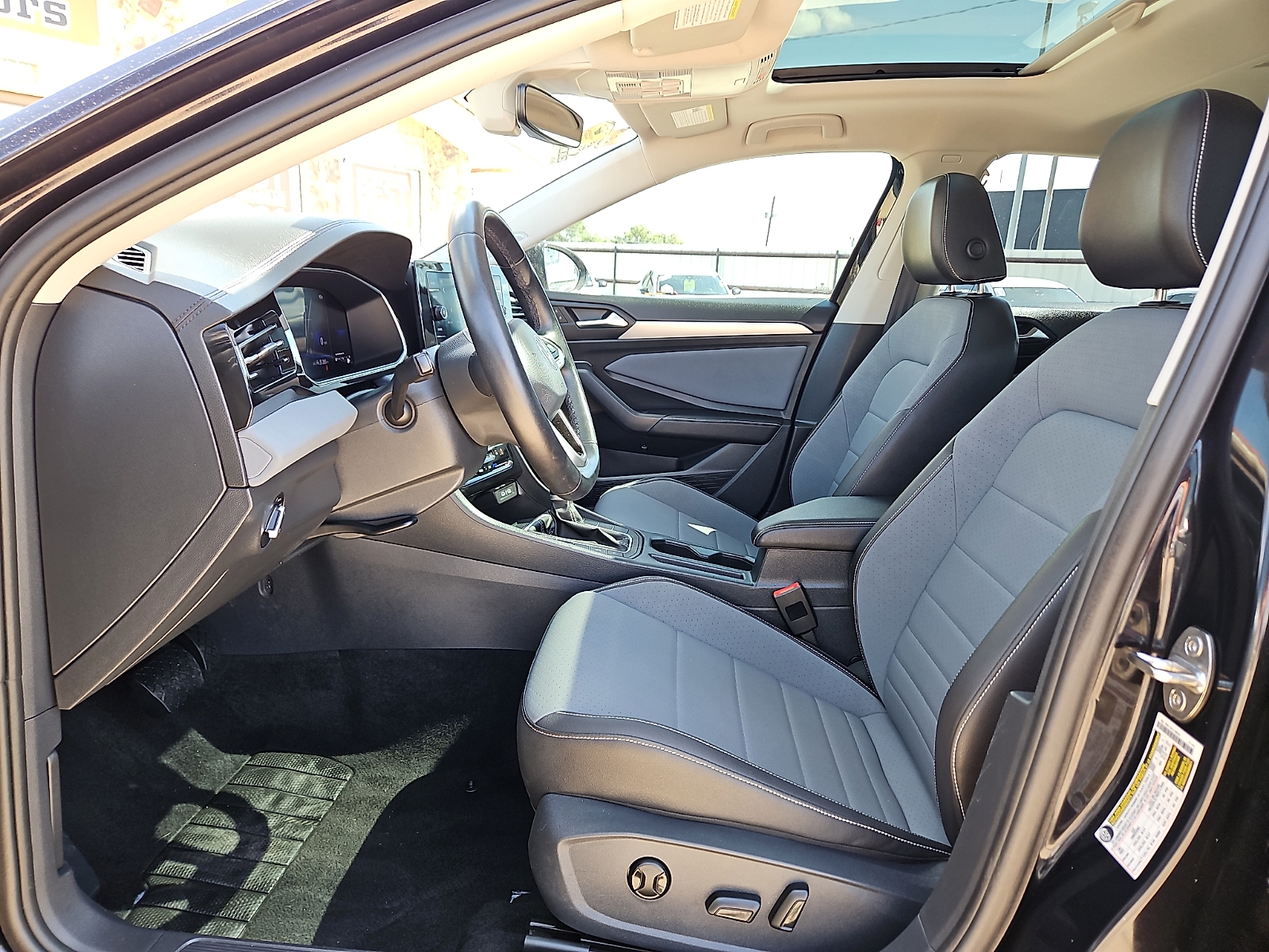 2025 Volkswagen Jetta 1.5T SE - 8