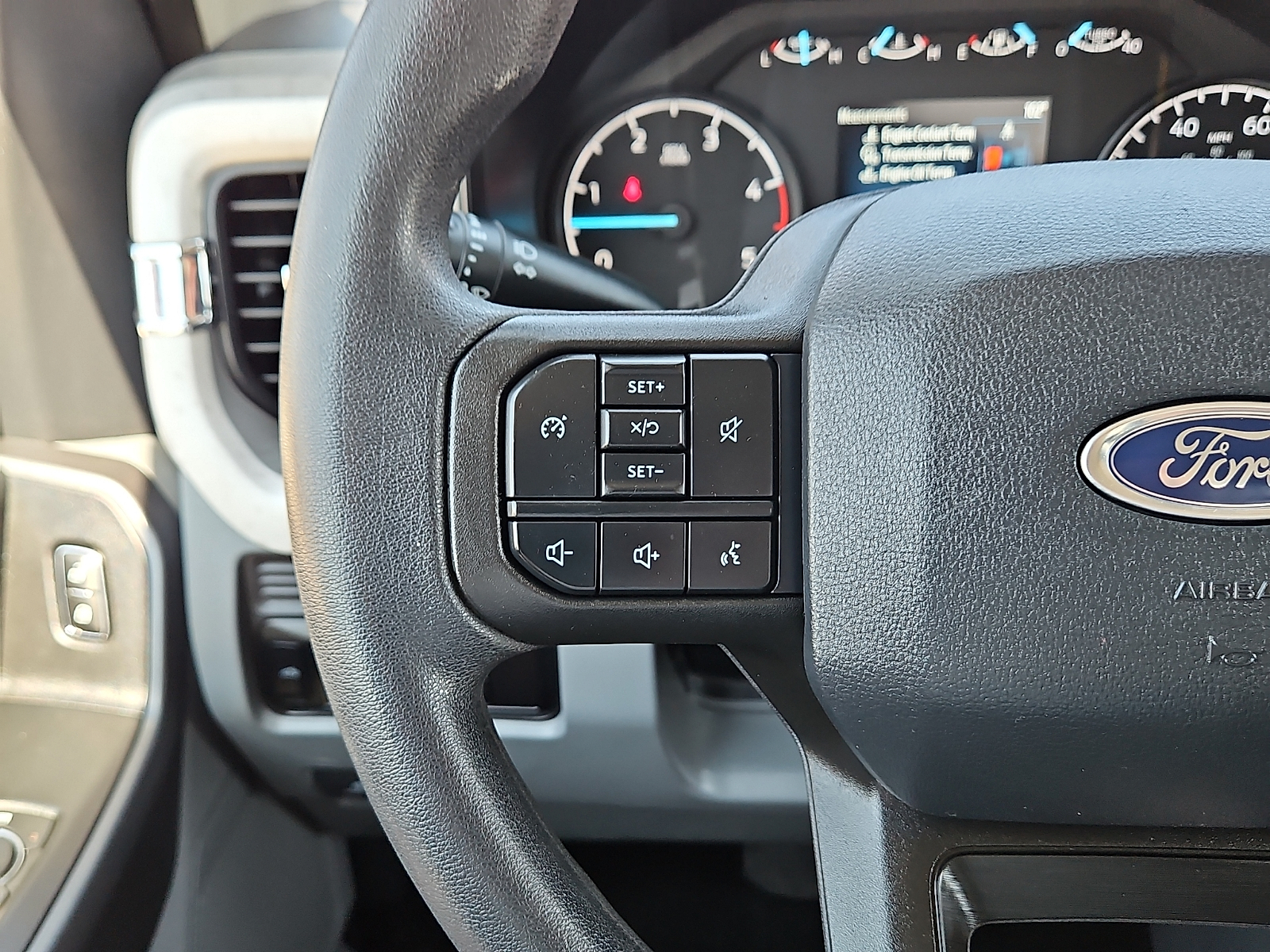 2025 Ford F-250 XLT Oxford White at Bobby Duby Motors