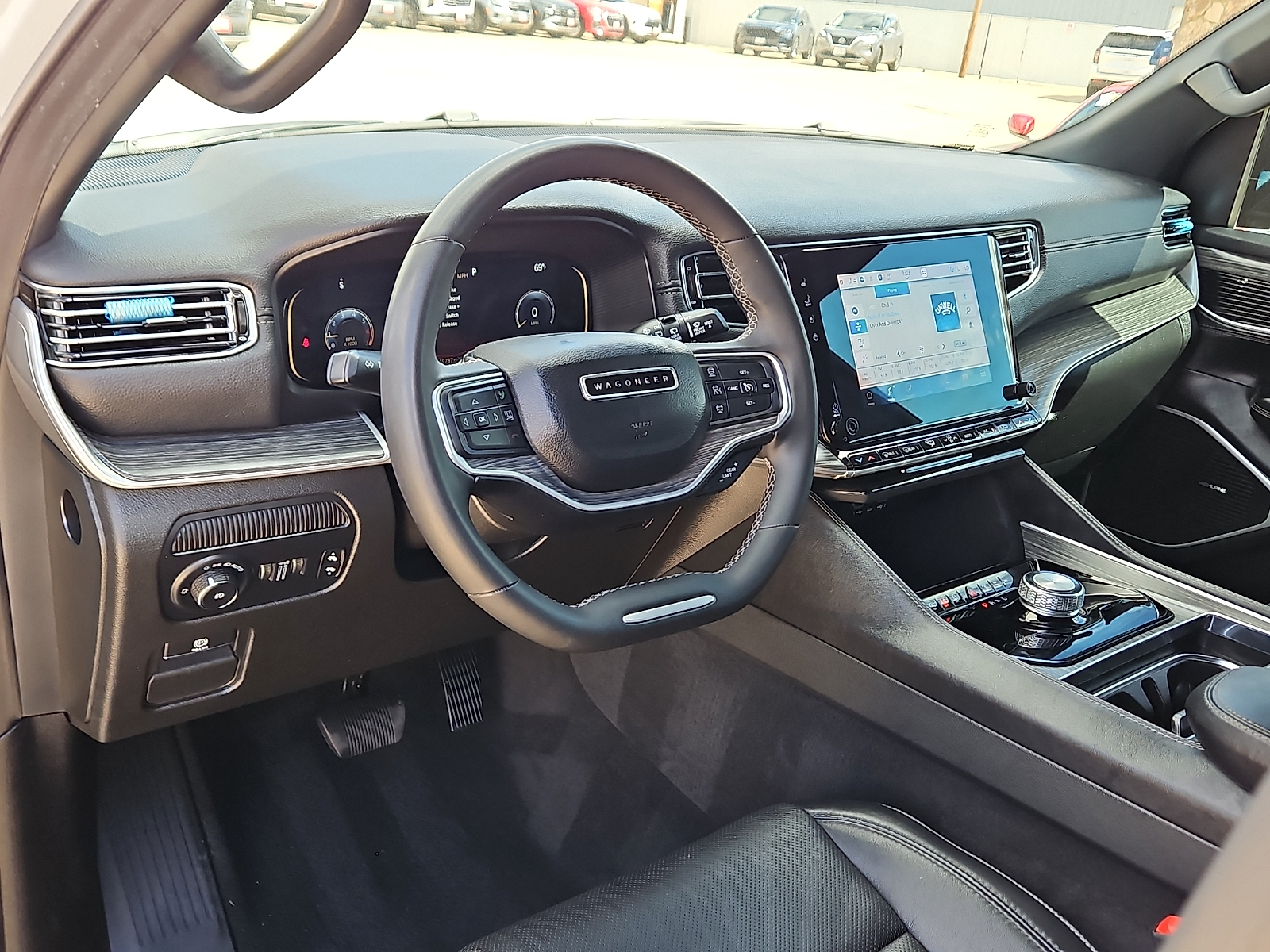 2024 Jeep Wagoneer L photo 13 of 20