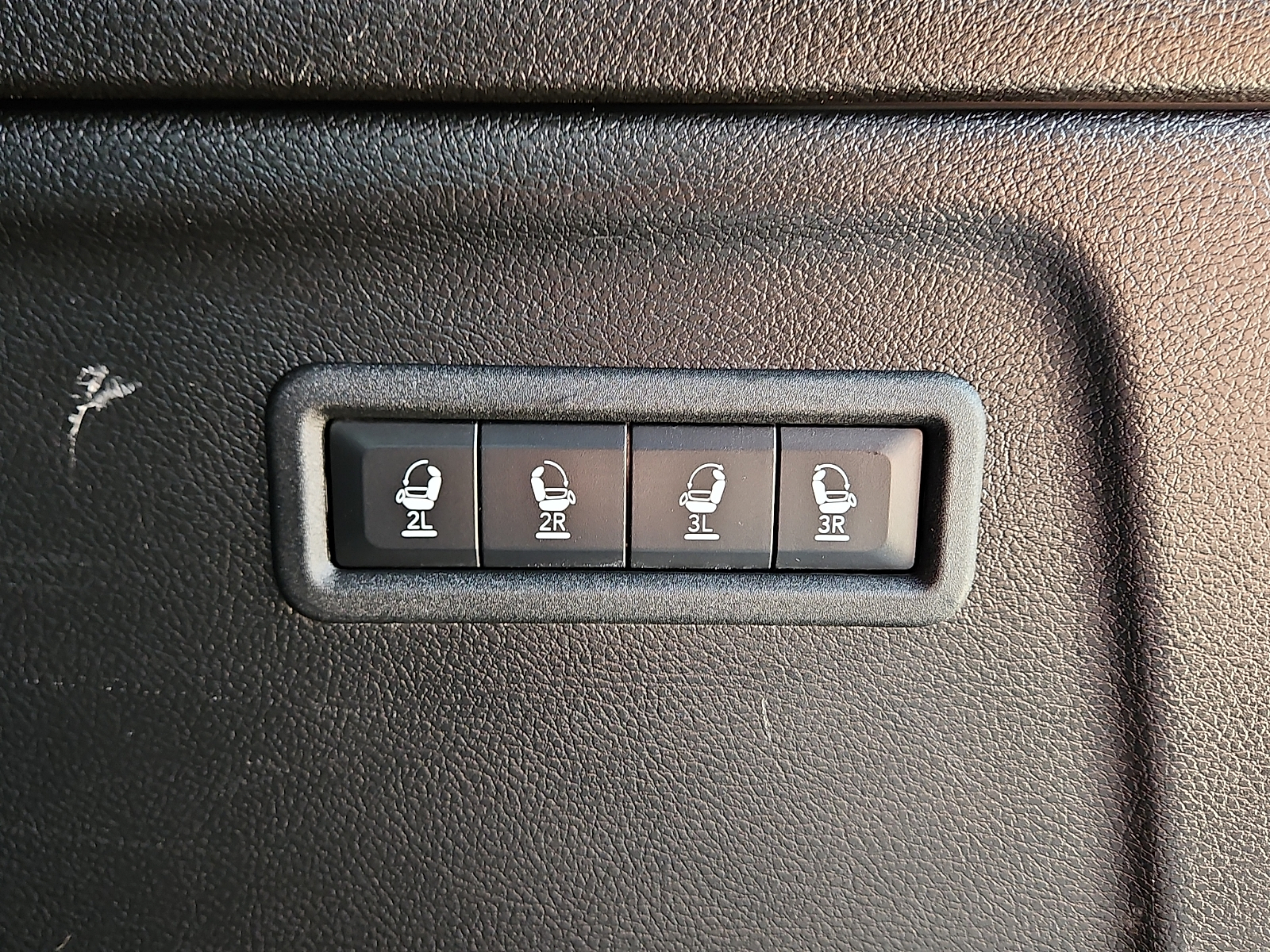 2024 Jeep Wagoneer L photo 7 of 20