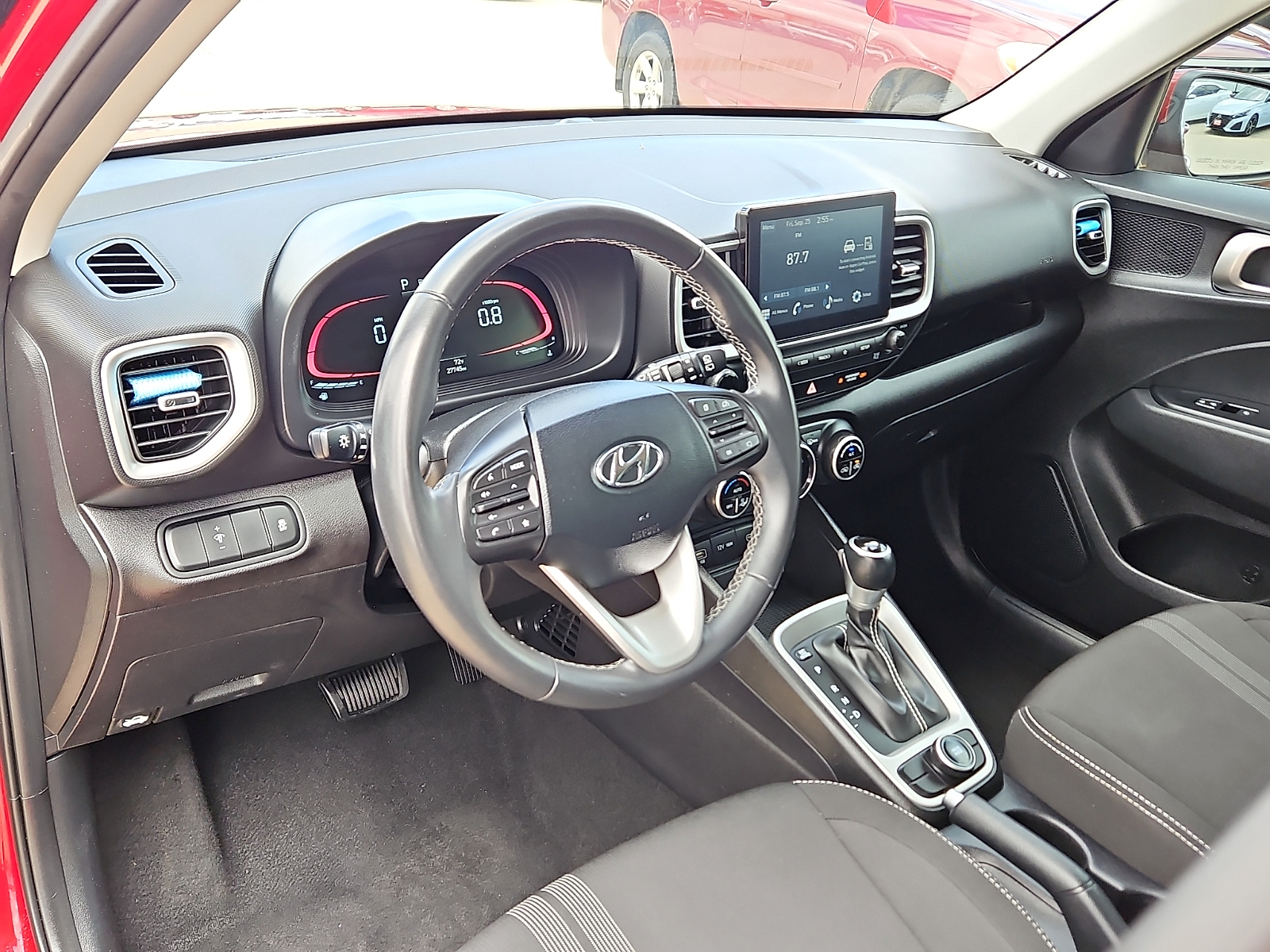 2025 Hyundai Venue photo 11 of 20