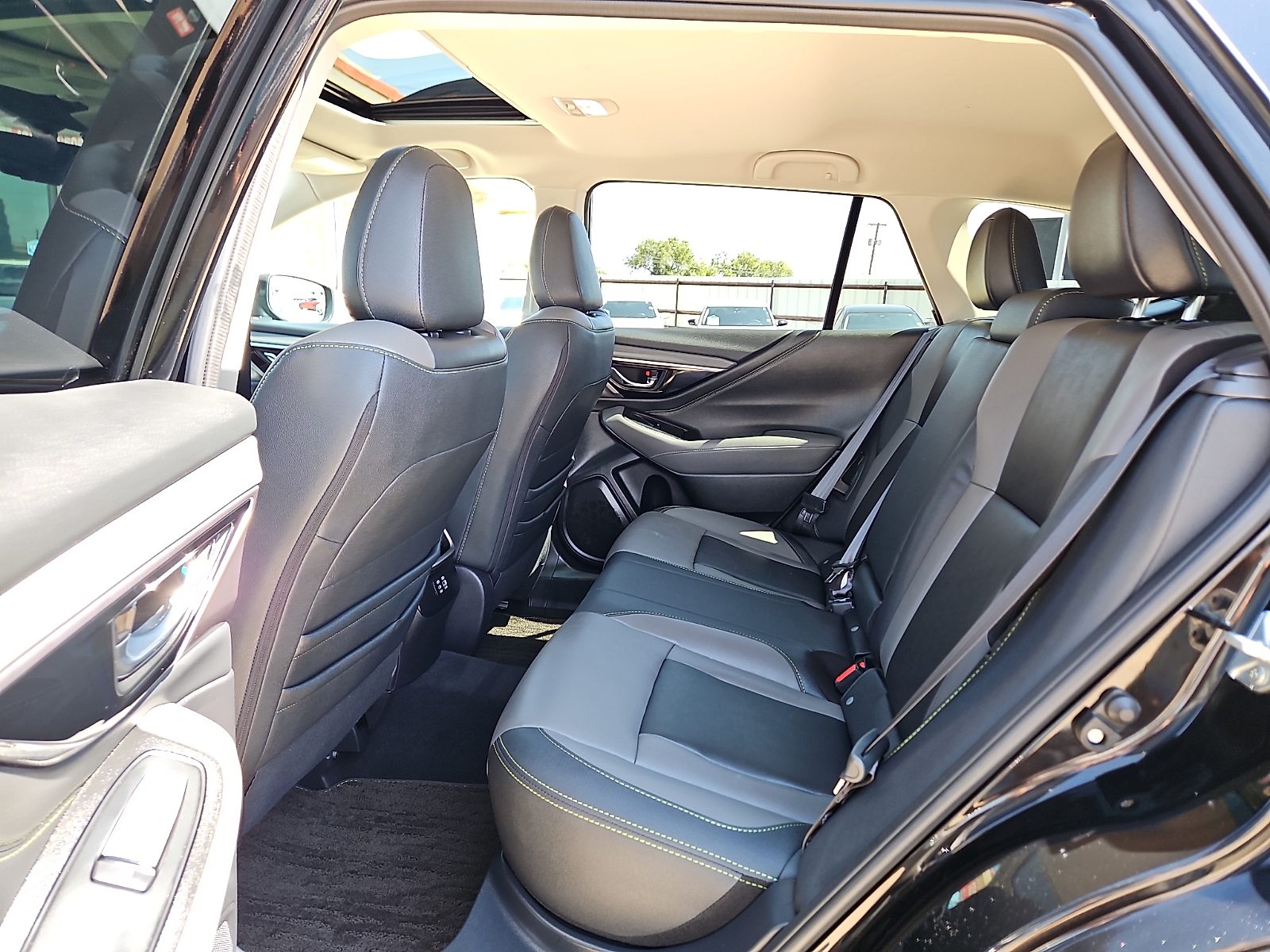 2025 Subaru Outback Onyx Edition Crystal Black Silica at Bobby Duby Motors