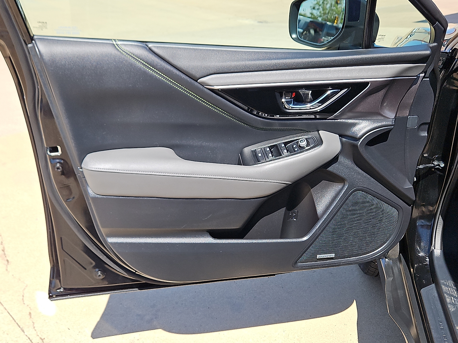 2025 Subaru Outback Onyx Edition Crystal Black Silica at Bobby Duby Motors