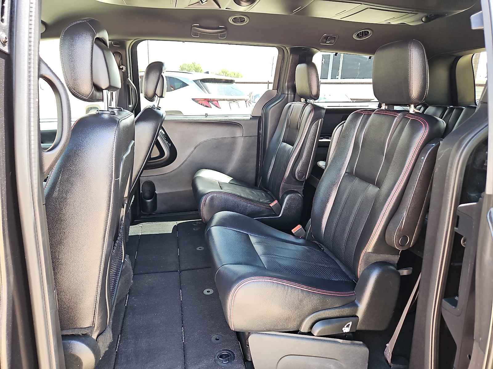 2017 Dodge Grand Caravan GT - 8