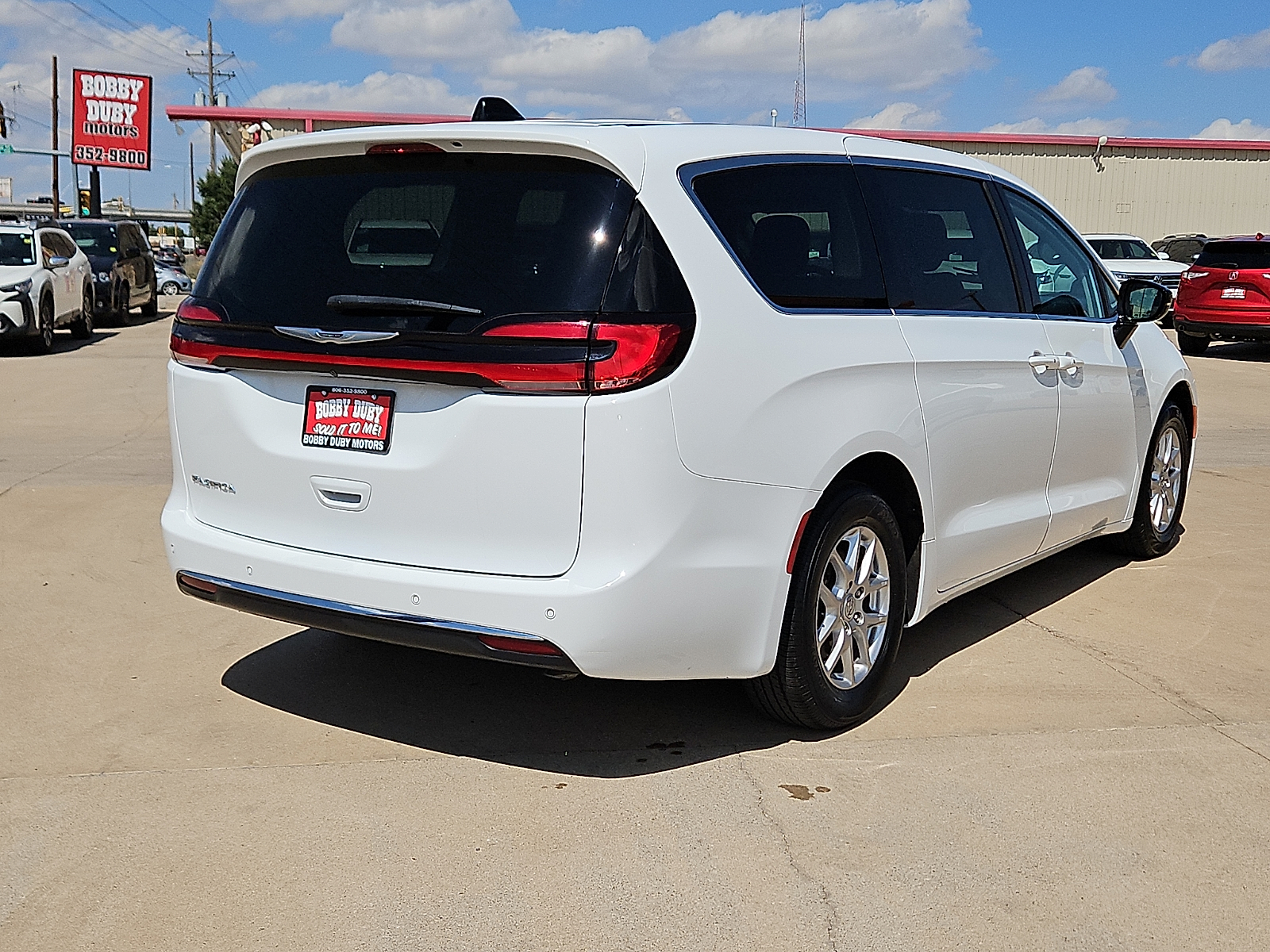 2024 Chrysler Pacifica Touring L - 2