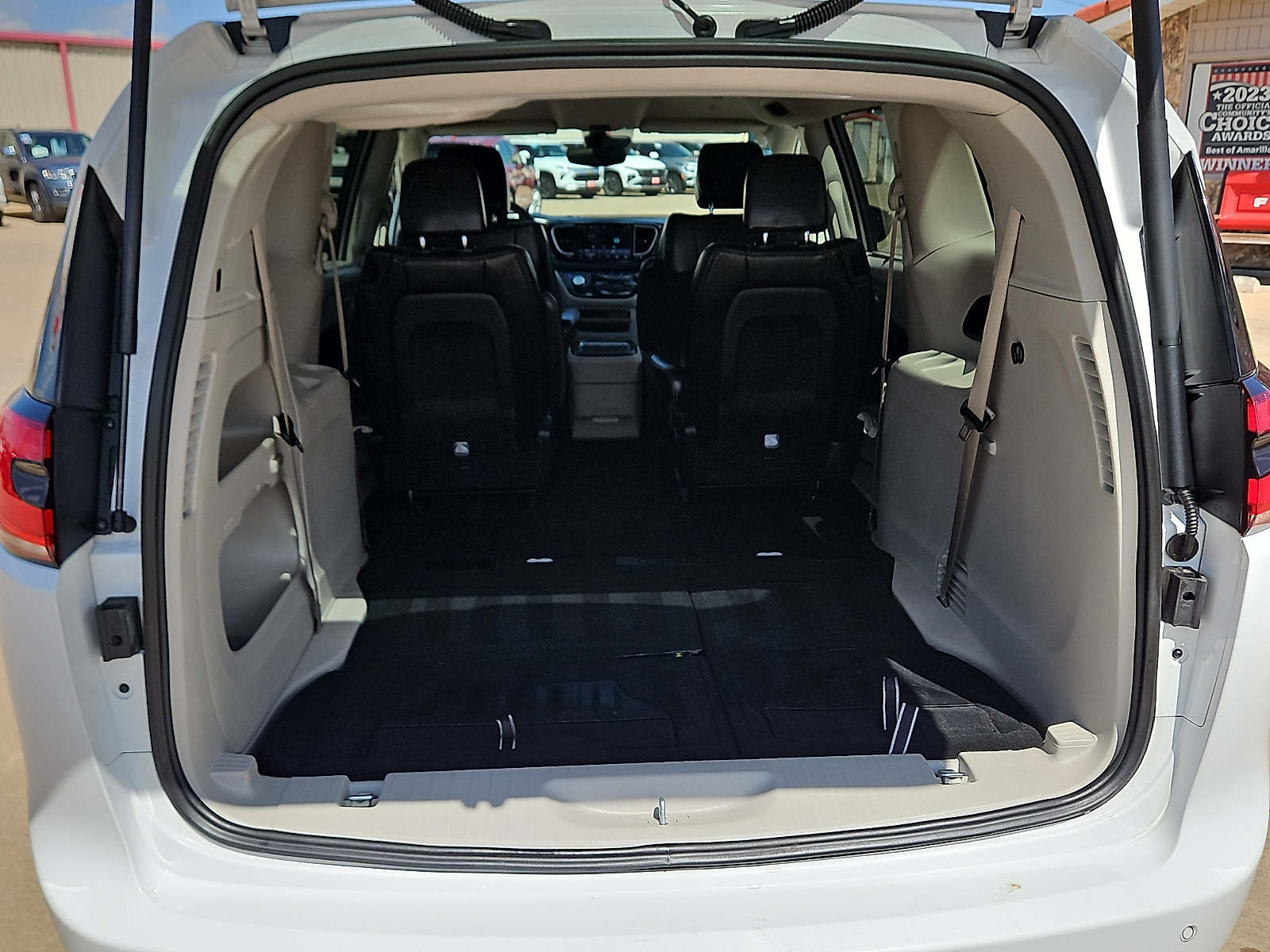 2024 Chrysler Pacifica Touring L - 5