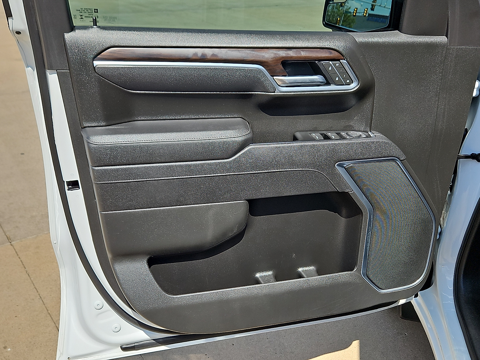 2025 GMC Sierra 1500 photo 12 of 20