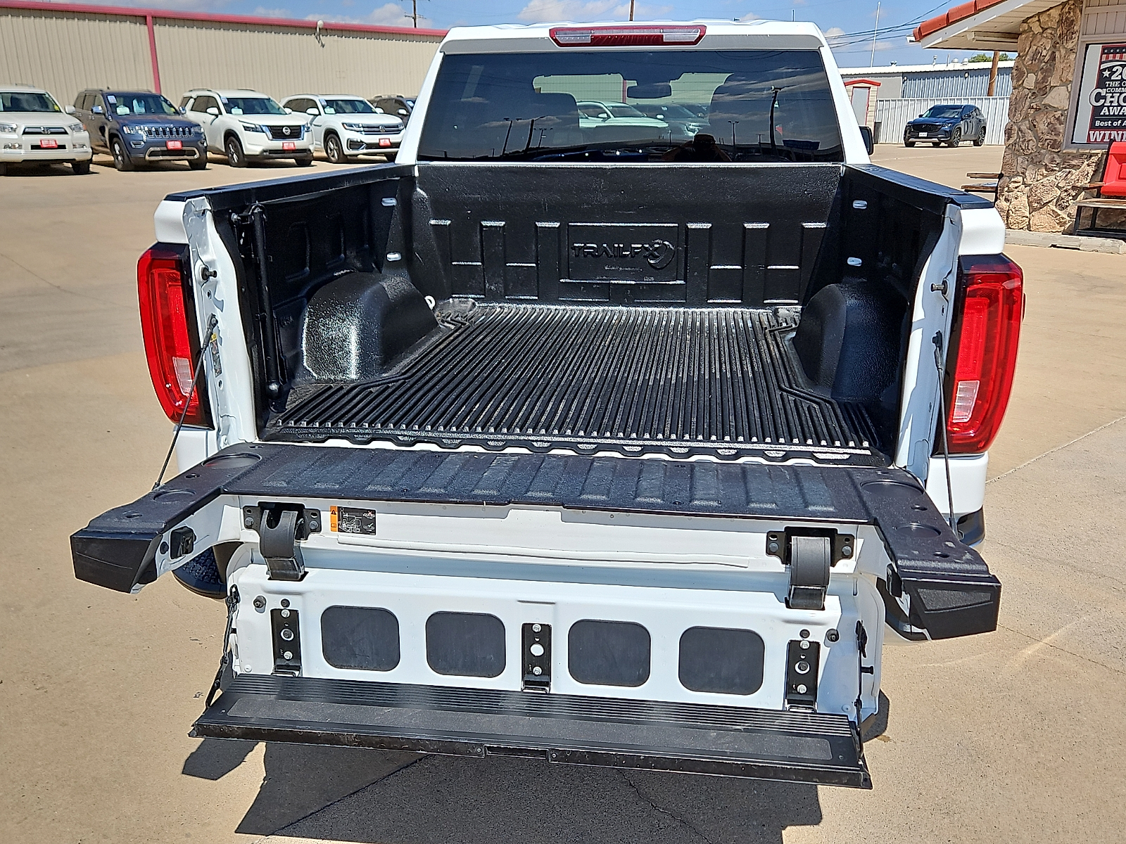 2025 GMC Sierra 1500 photo 7 of 20