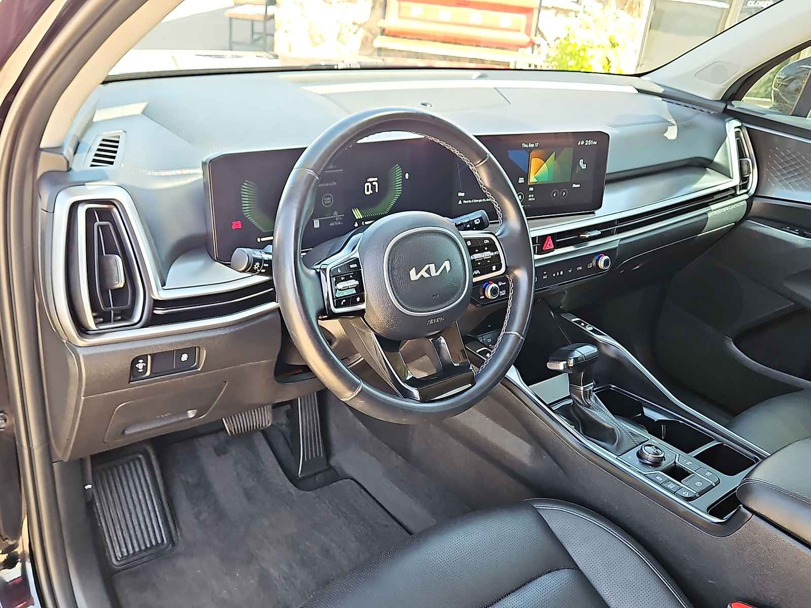 2024 Kia Sorento S - 11