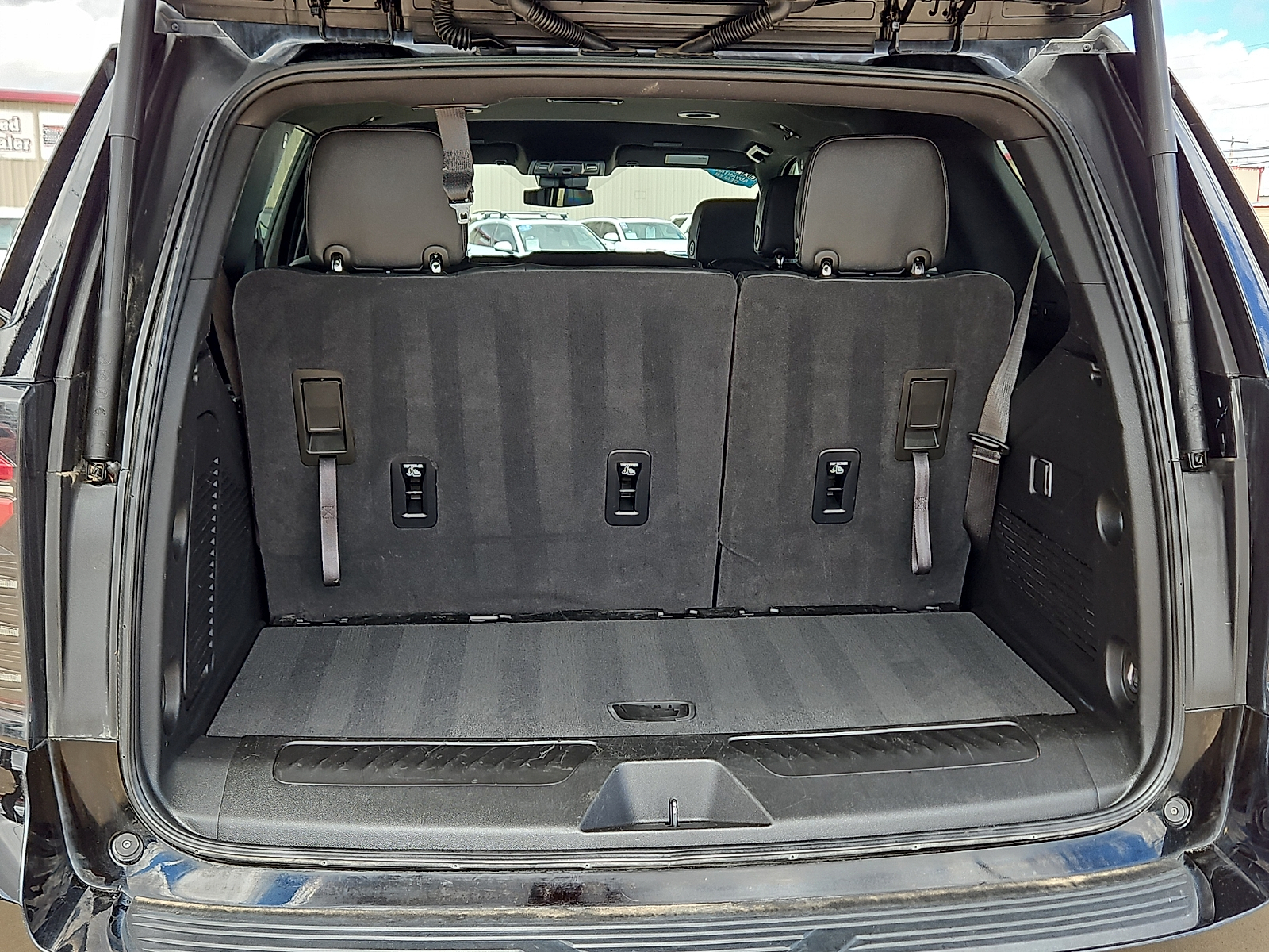 2025 Chevrolet Tahoe photo 6 of 20