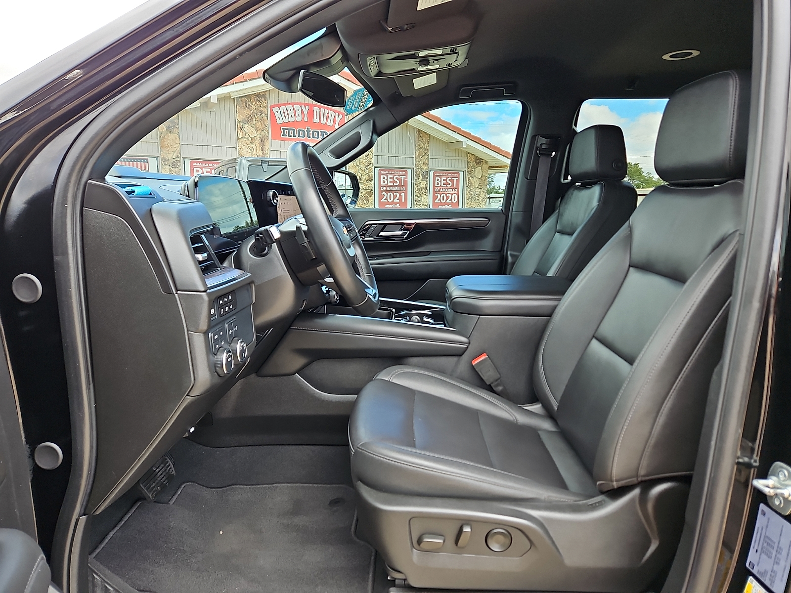 2025 Chevrolet Tahoe photo 10 of 20