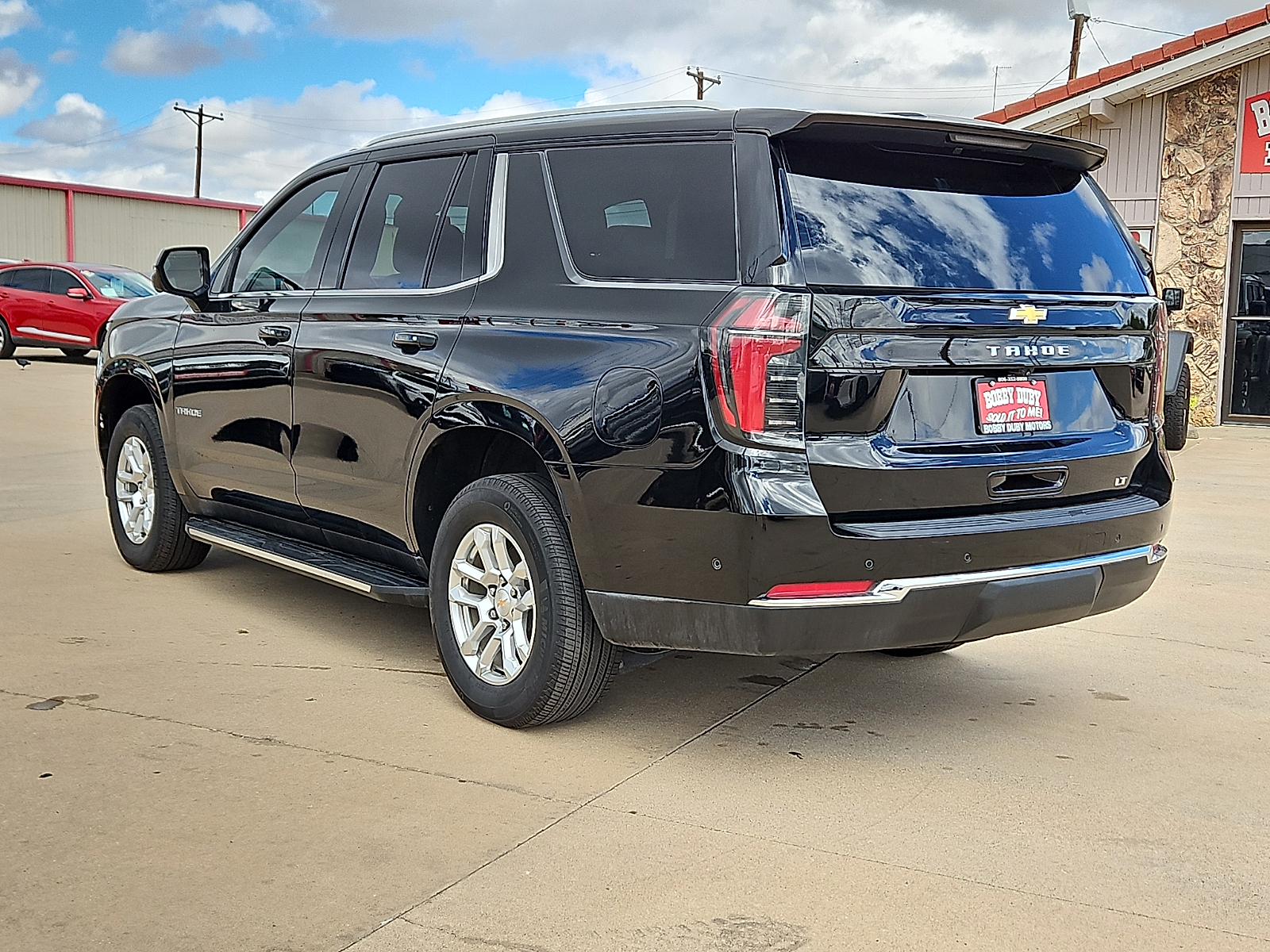 2025 Chevrolet Tahoe photo 2 of 20