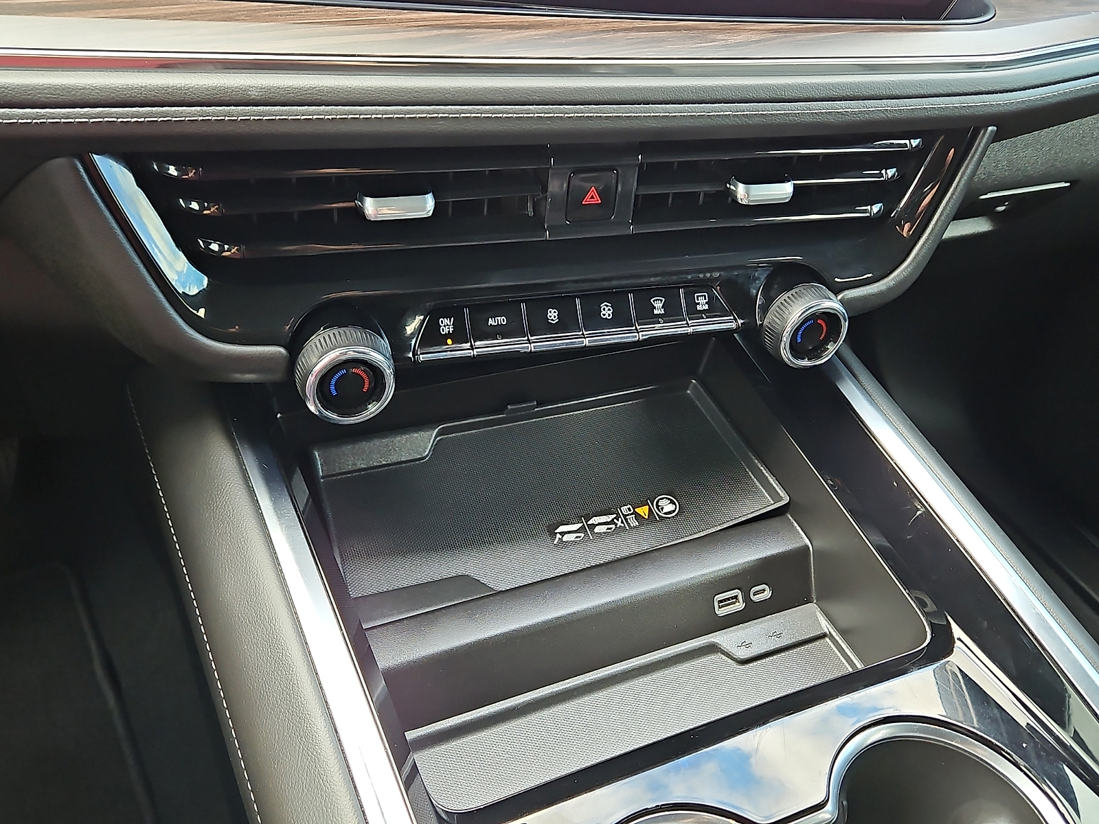2025 Chevrolet Tahoe photo 14 of 20