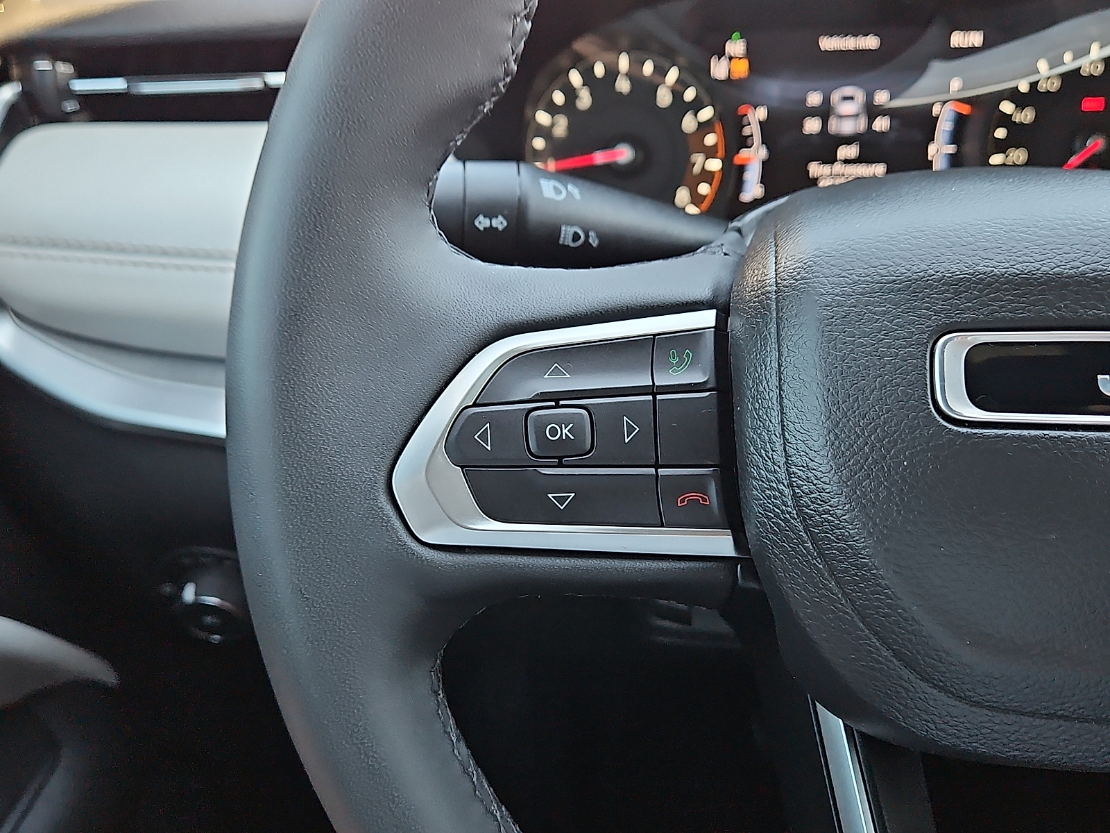 2025 Jeep Compass photo 17 of 20