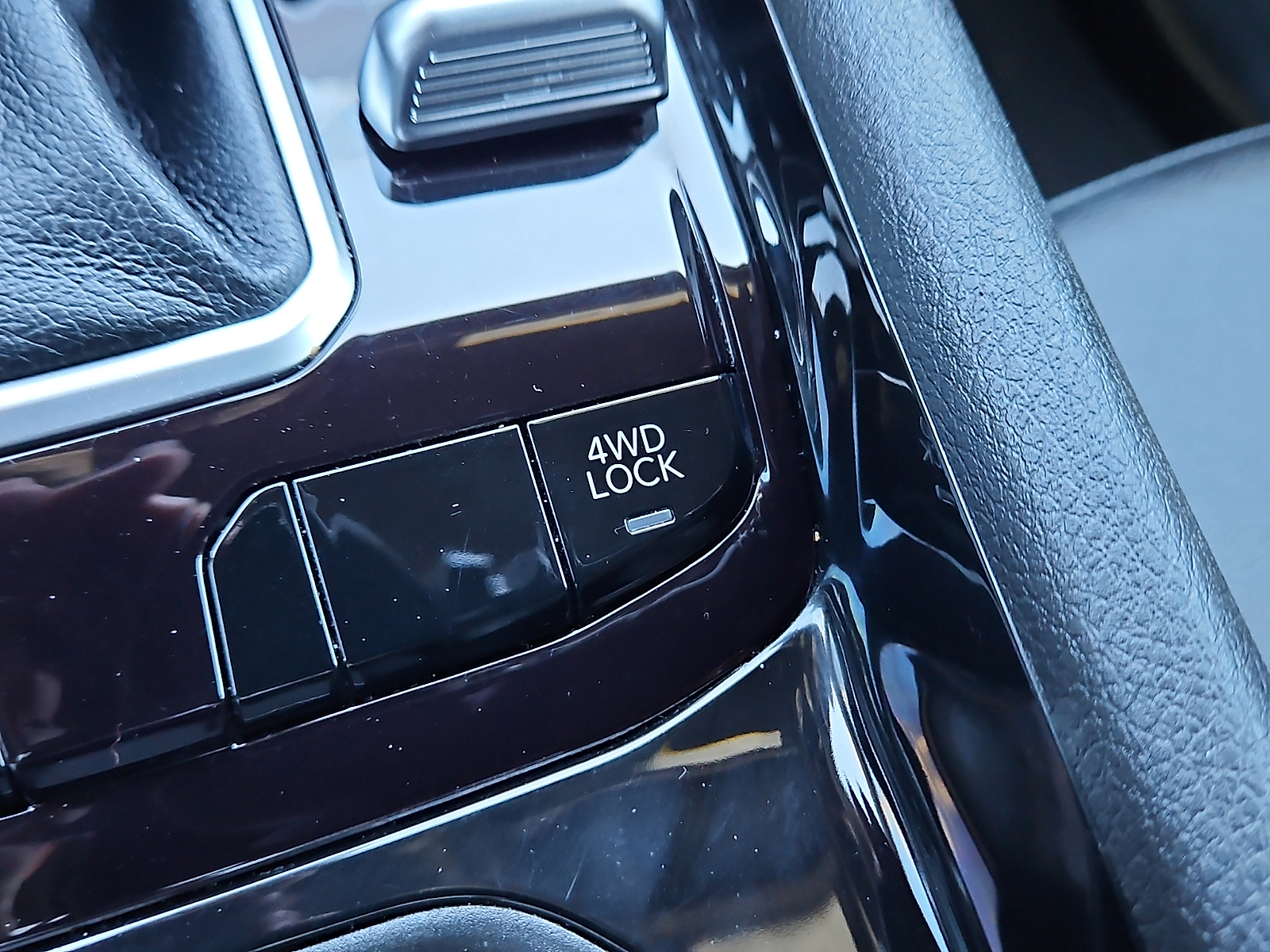 2025 Jeep Compass photo 14 of 20