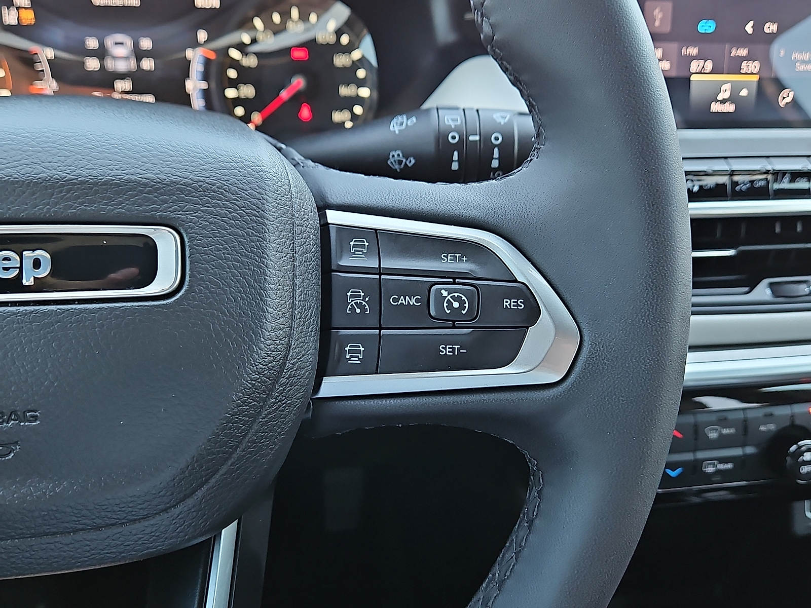2025 Jeep Compass photo 18 of 20