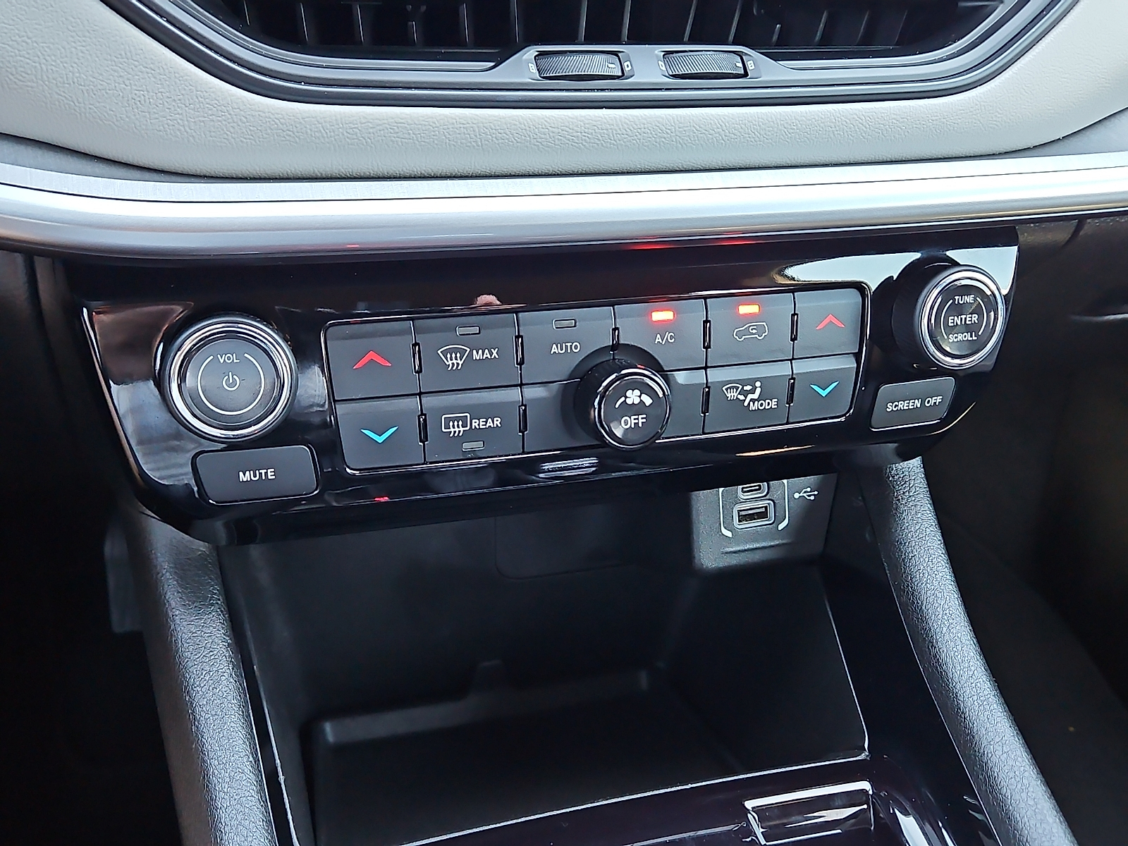 2025 Jeep Compass photo 15 of 20
