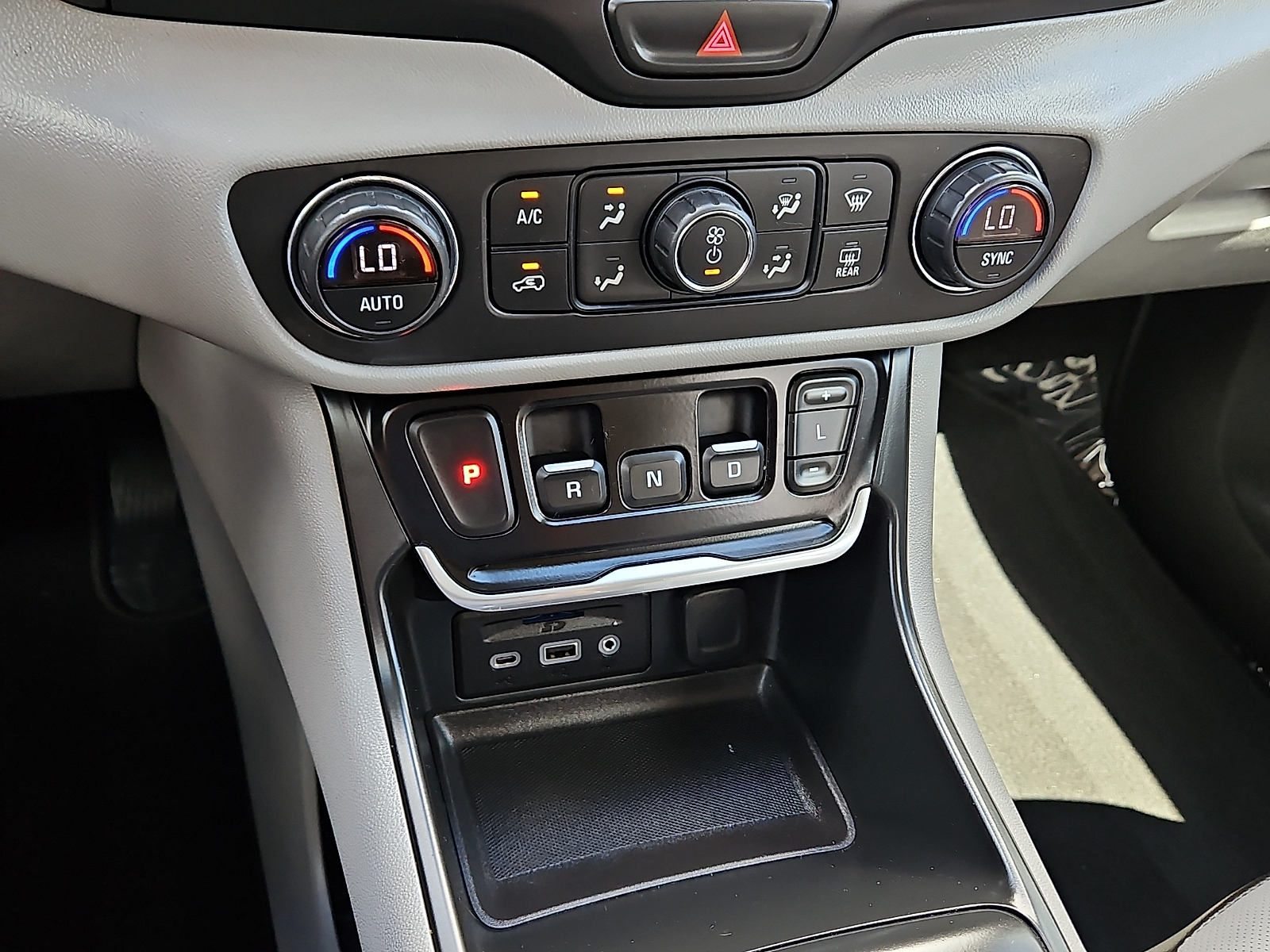 2021 GMC Terrain photo 14 of 20