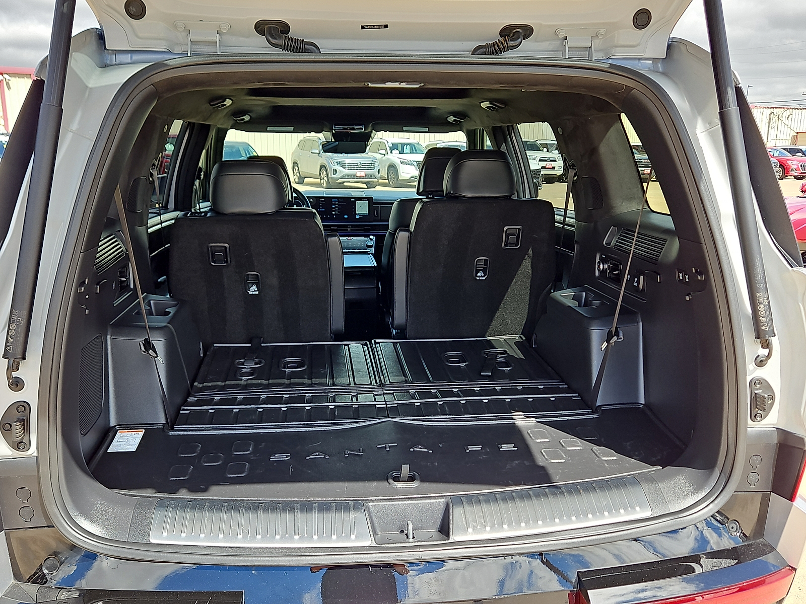 2025 Hyundai Santa Fe photo 7 of 20