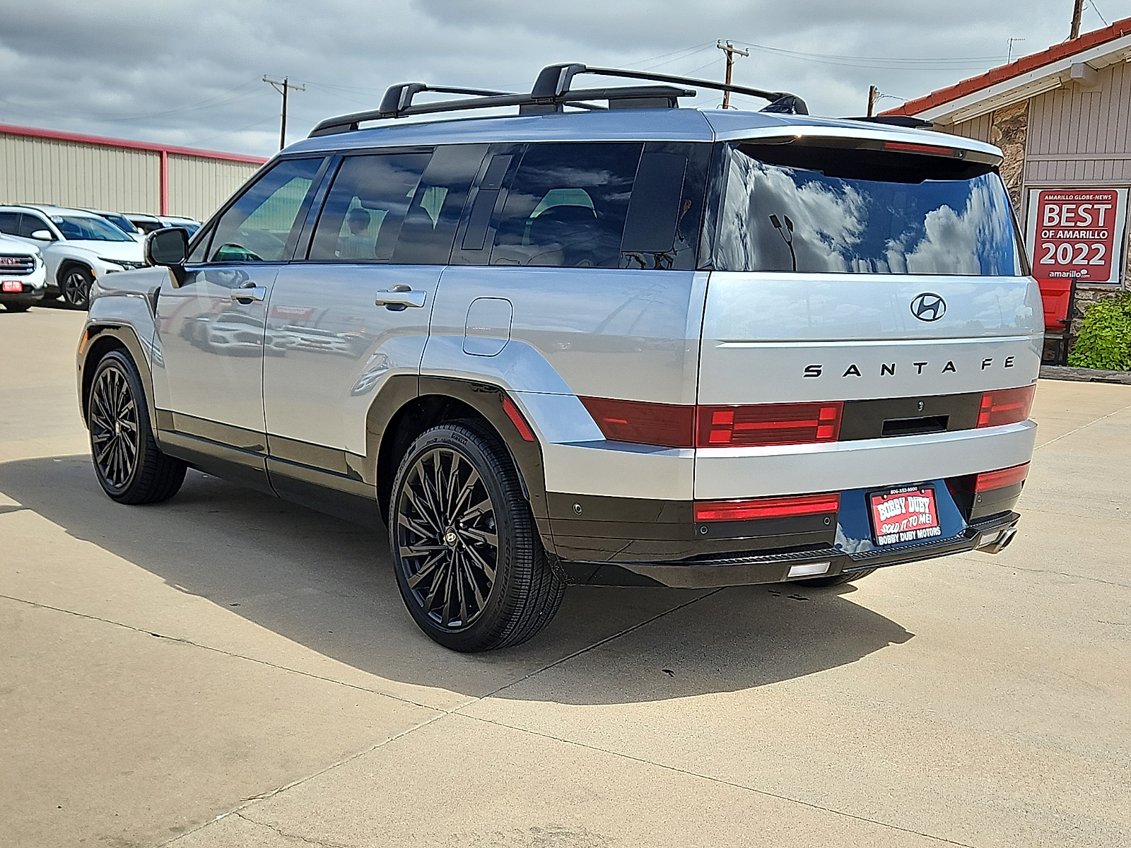2025 Hyundai Santa Fe photo 2 of 20