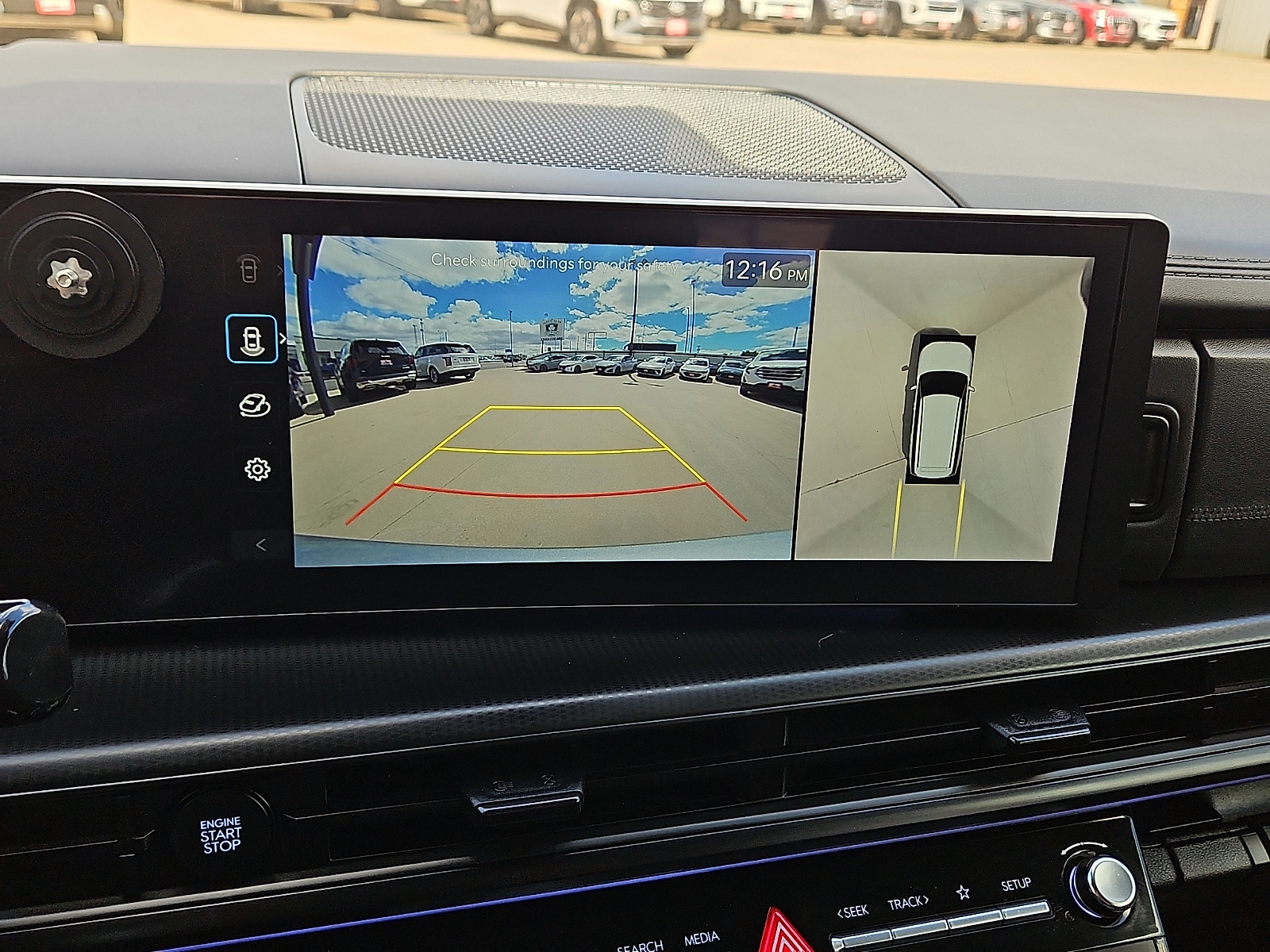 2025 Hyundai Santa Fe photo 17 of 20