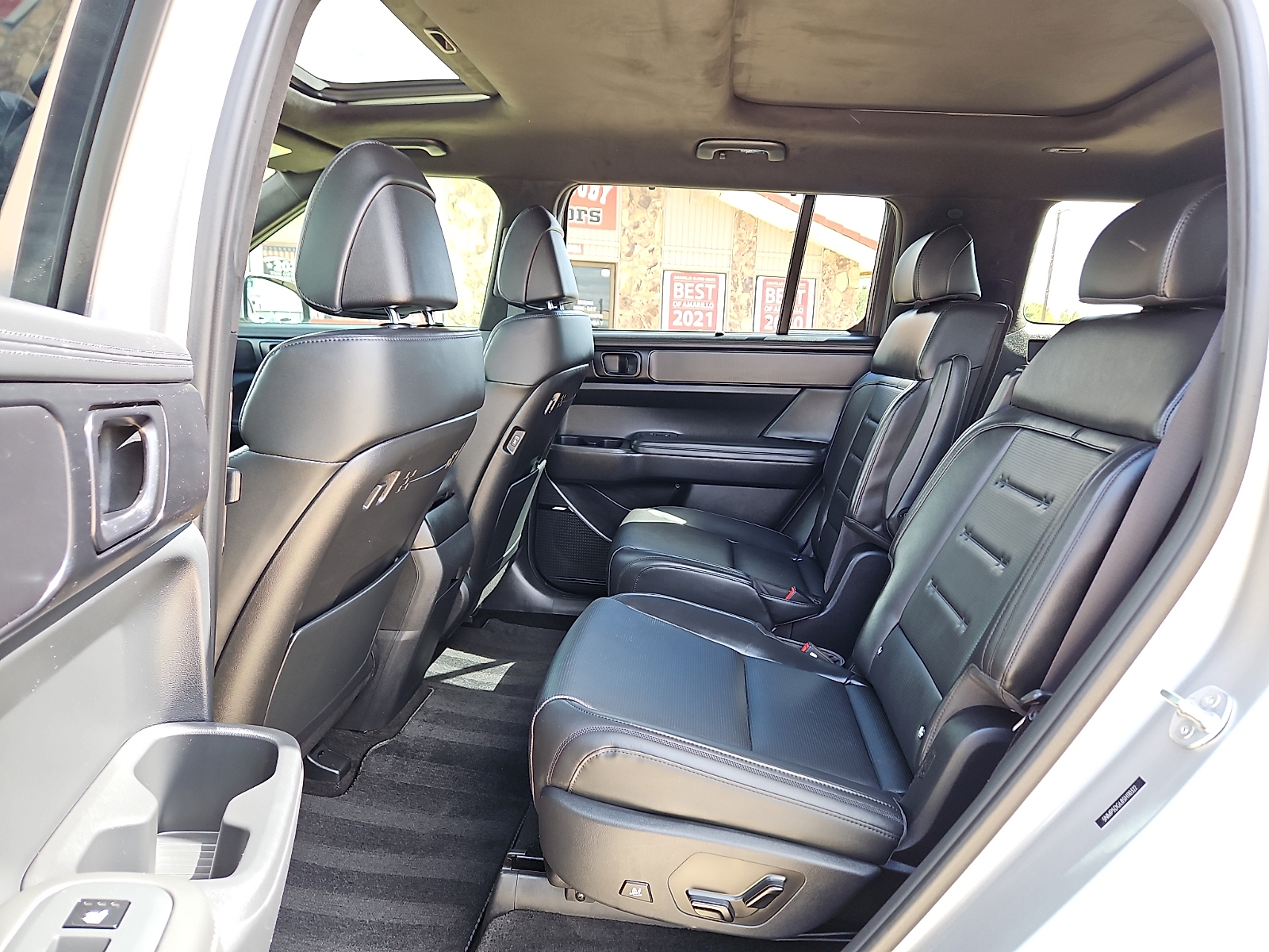 2025 Hyundai Santa Fe photo 10 of 20