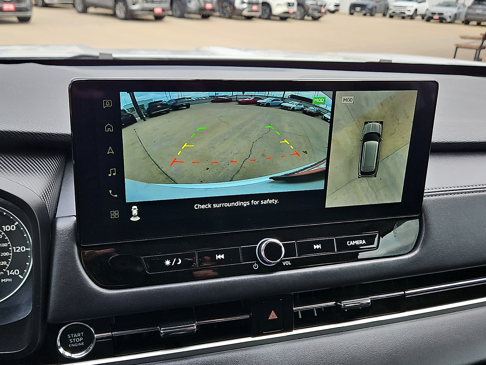 2025 Mitsubishi Outlander photo 16 of 20