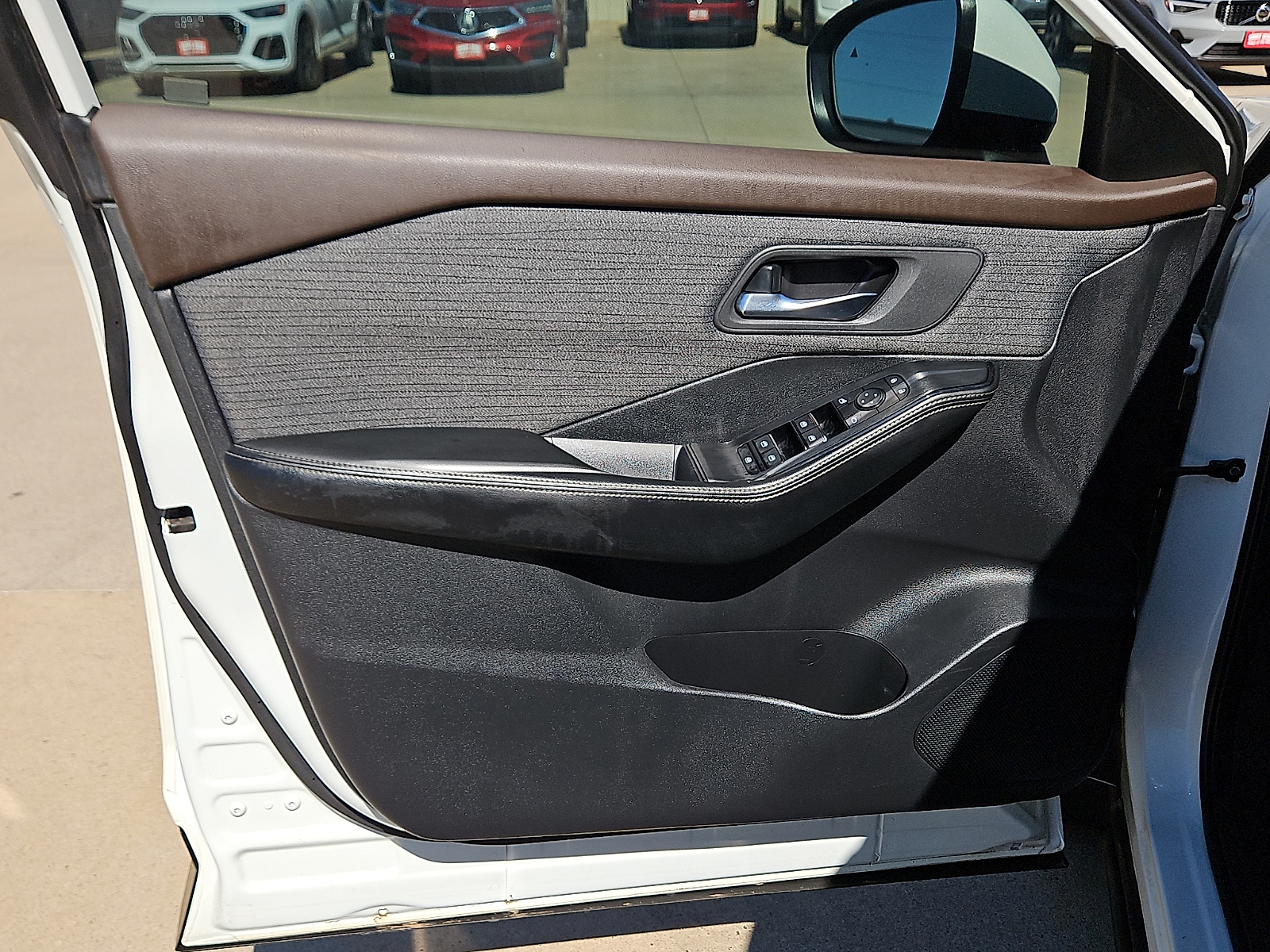2023 Nissan Rogue photo 12 of 20
