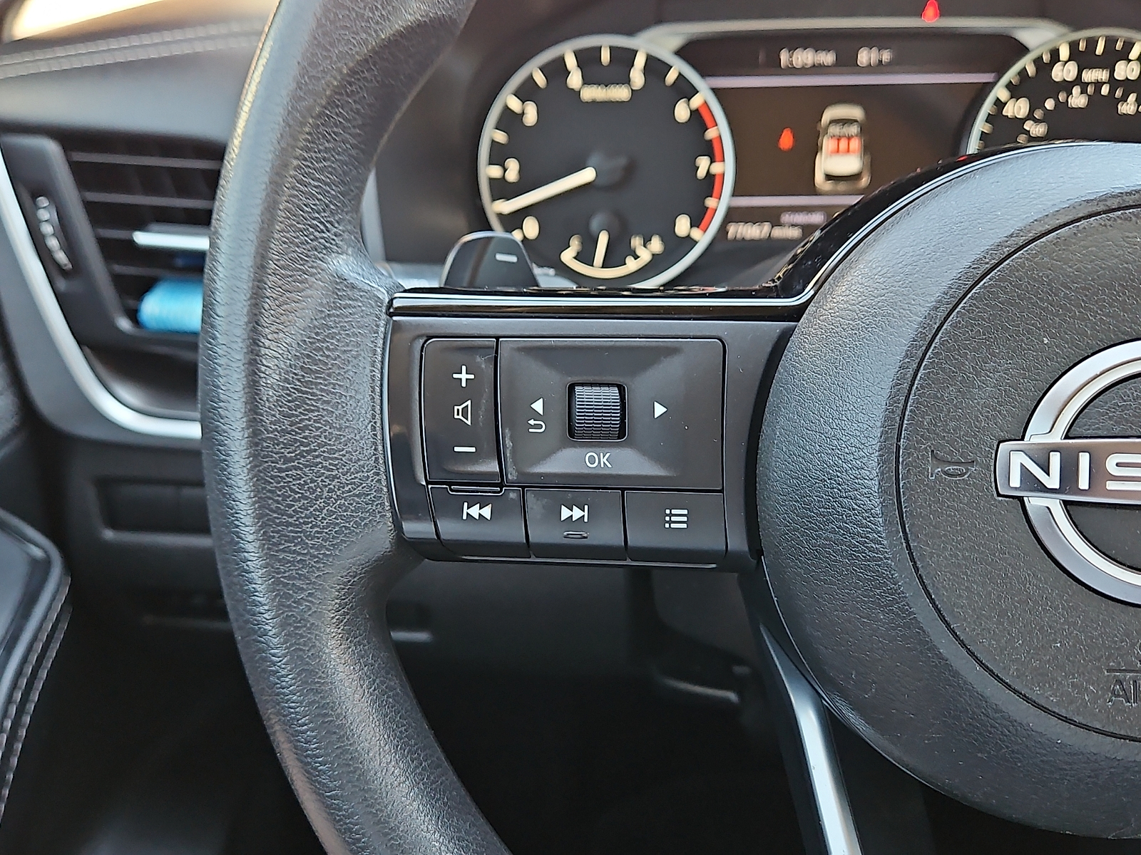 2023 Nissan Rogue photo 16 of 20