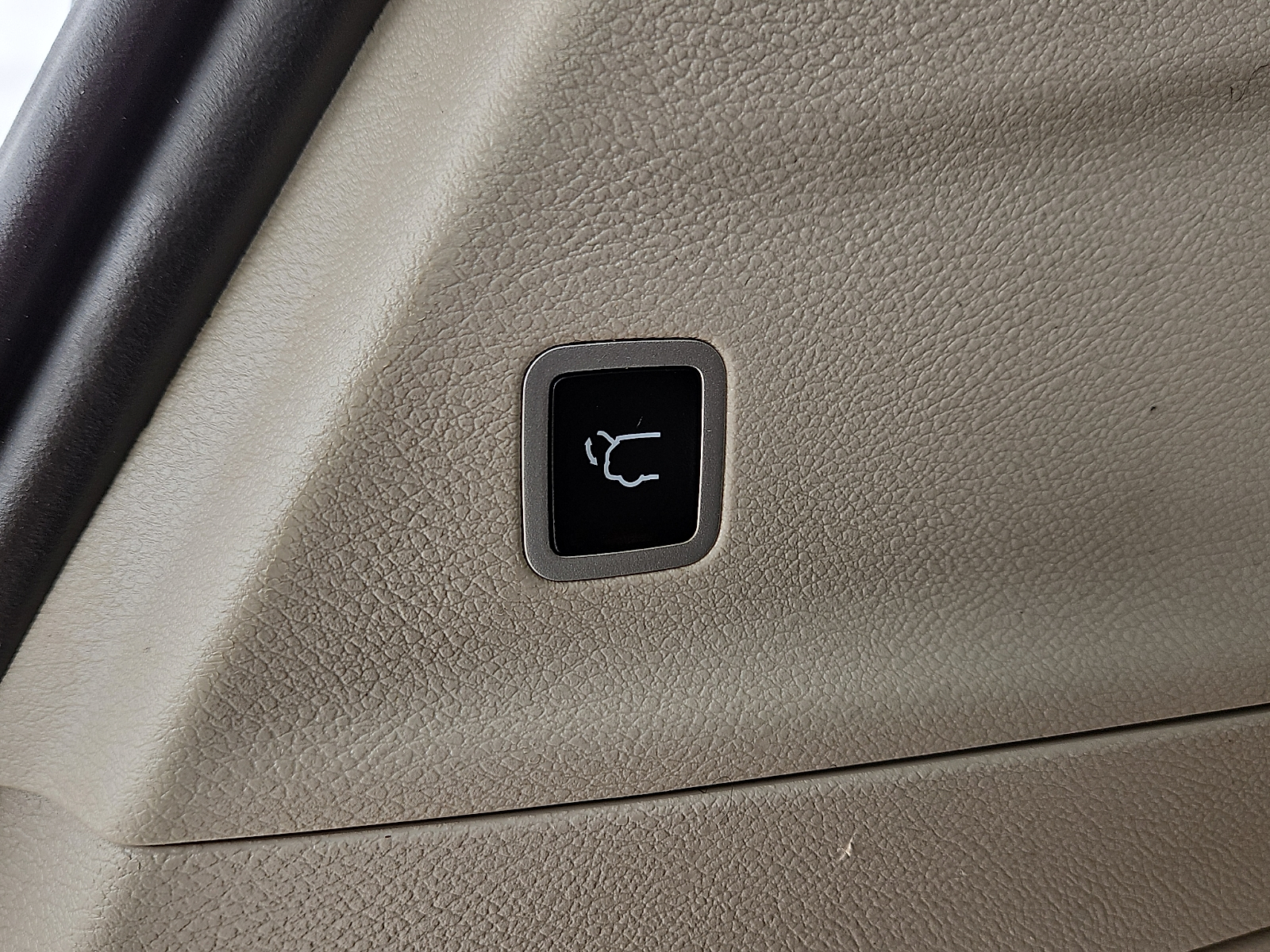 2024 Chrysler Pacifica photo 7 of 20
