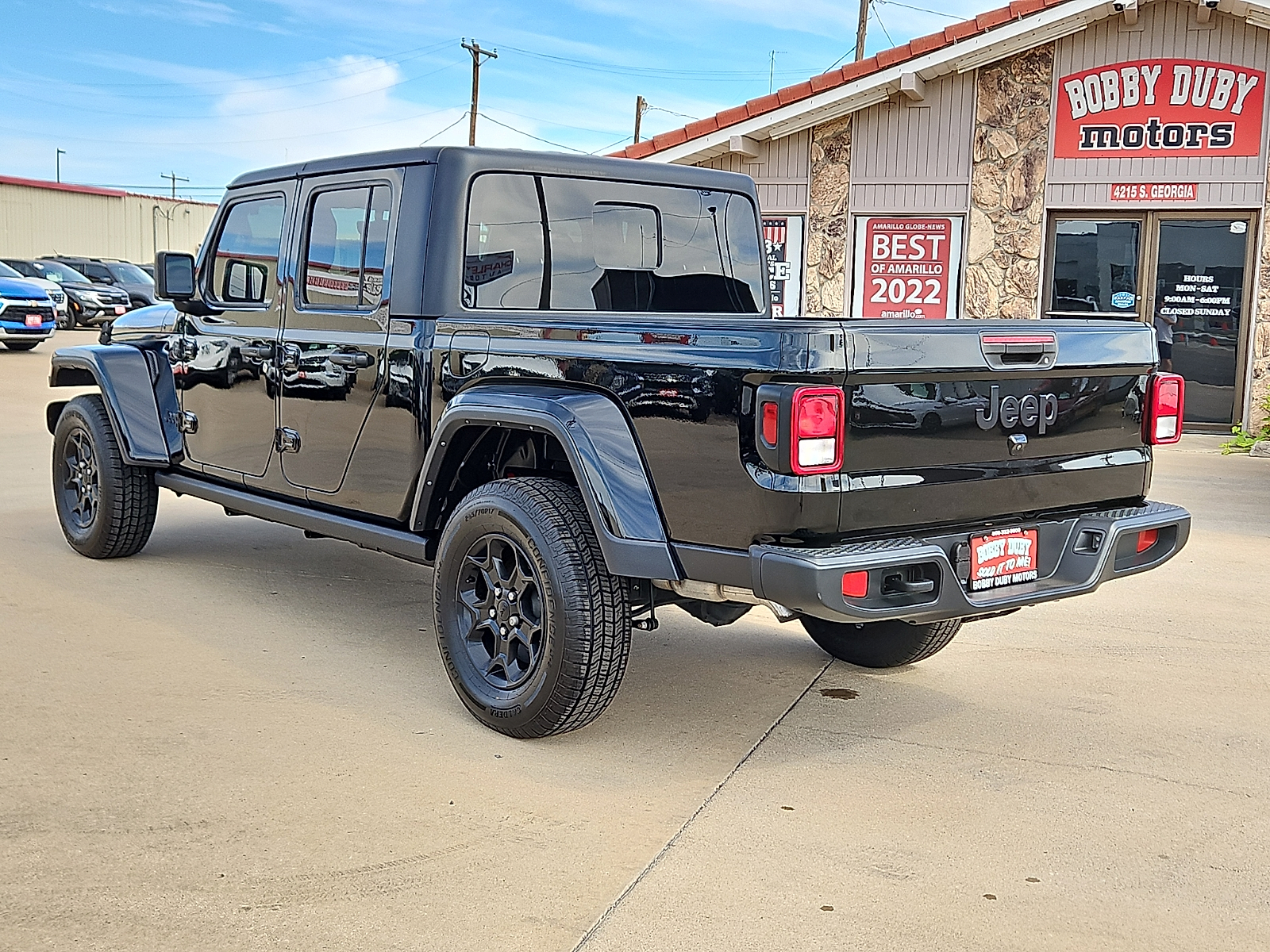 2023 Jeep Gladiator photo 2 of 20