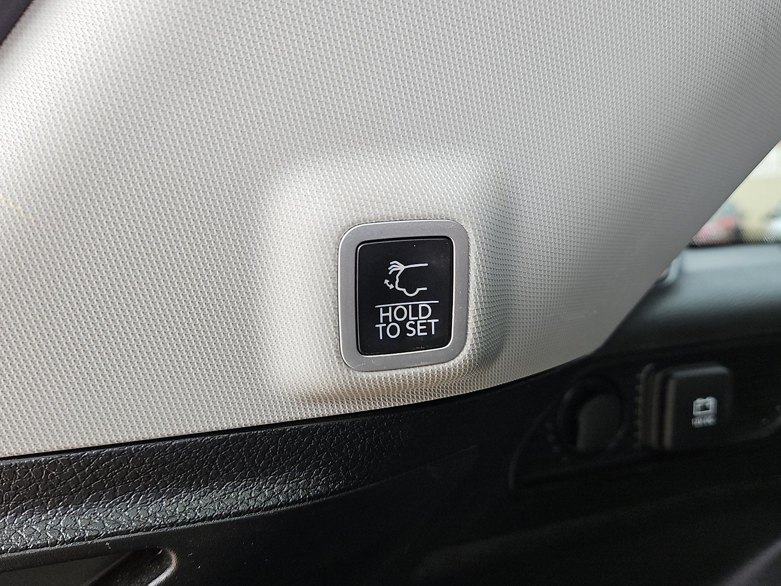 2023 Jeep Grand Cherokee photo 7 of 20