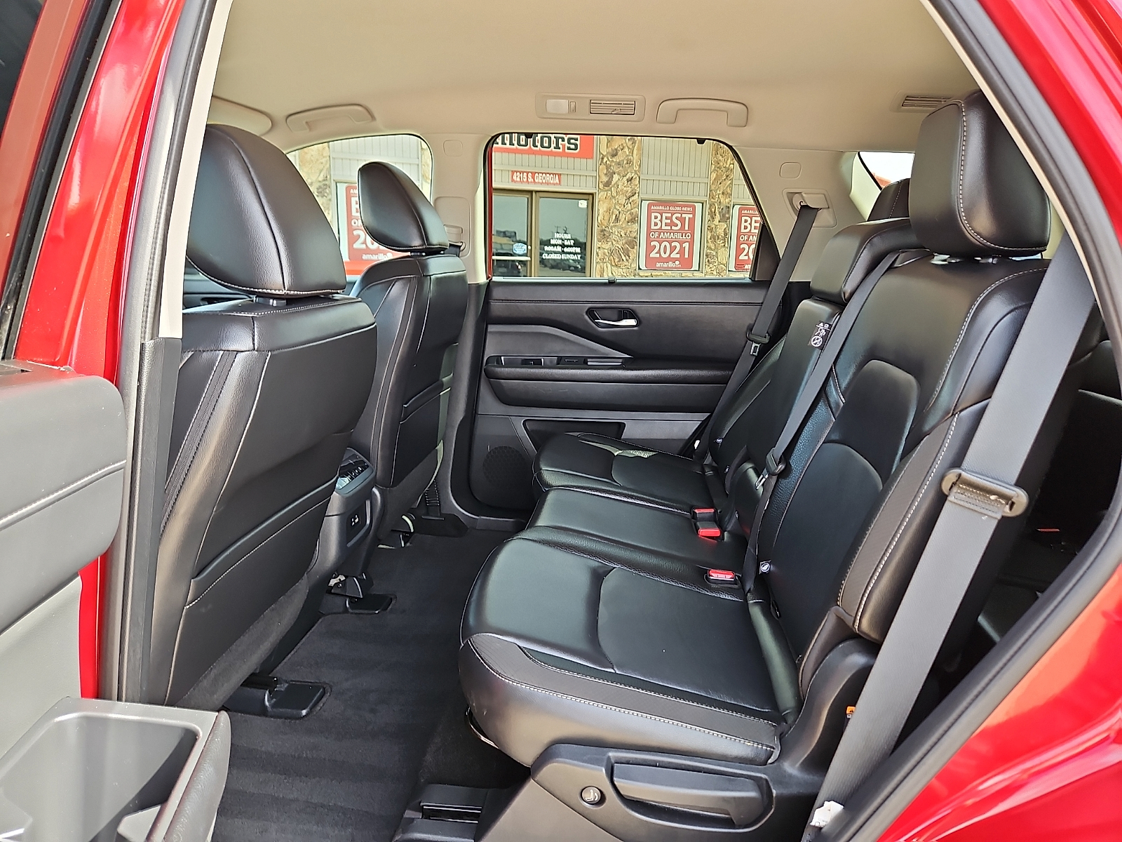 2025 Nissan Pathfinder photo 10 of 20