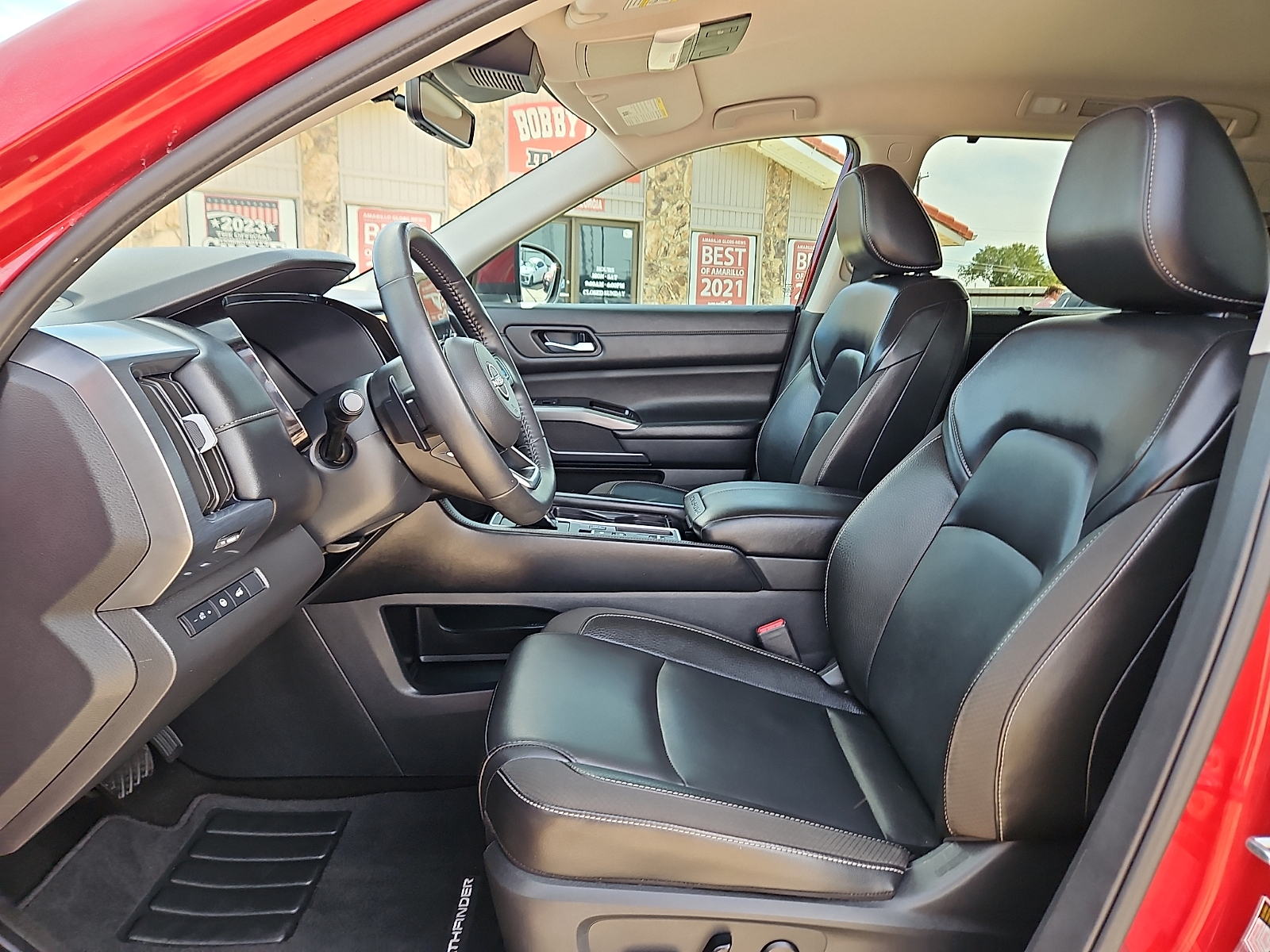 2025 Nissan Pathfinder photo 12 of 20