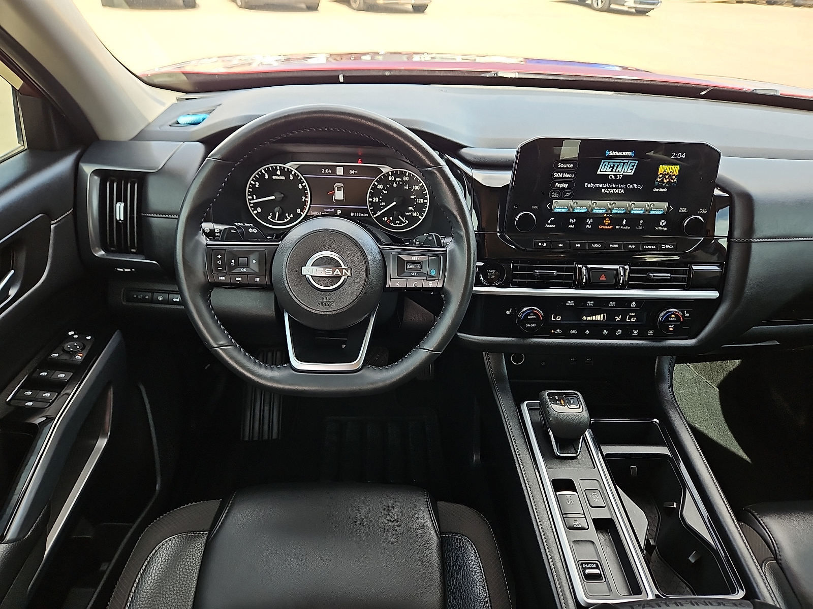 2025 Nissan Pathfinder photo 8 of 20