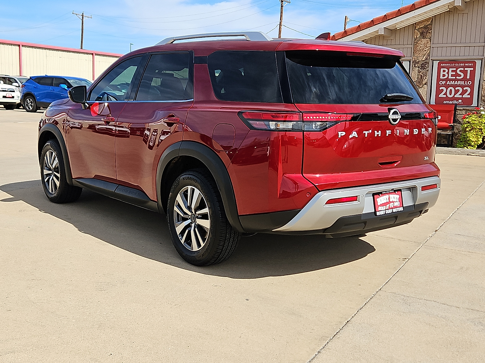 2025 Nissan Pathfinder photo 2 of 20