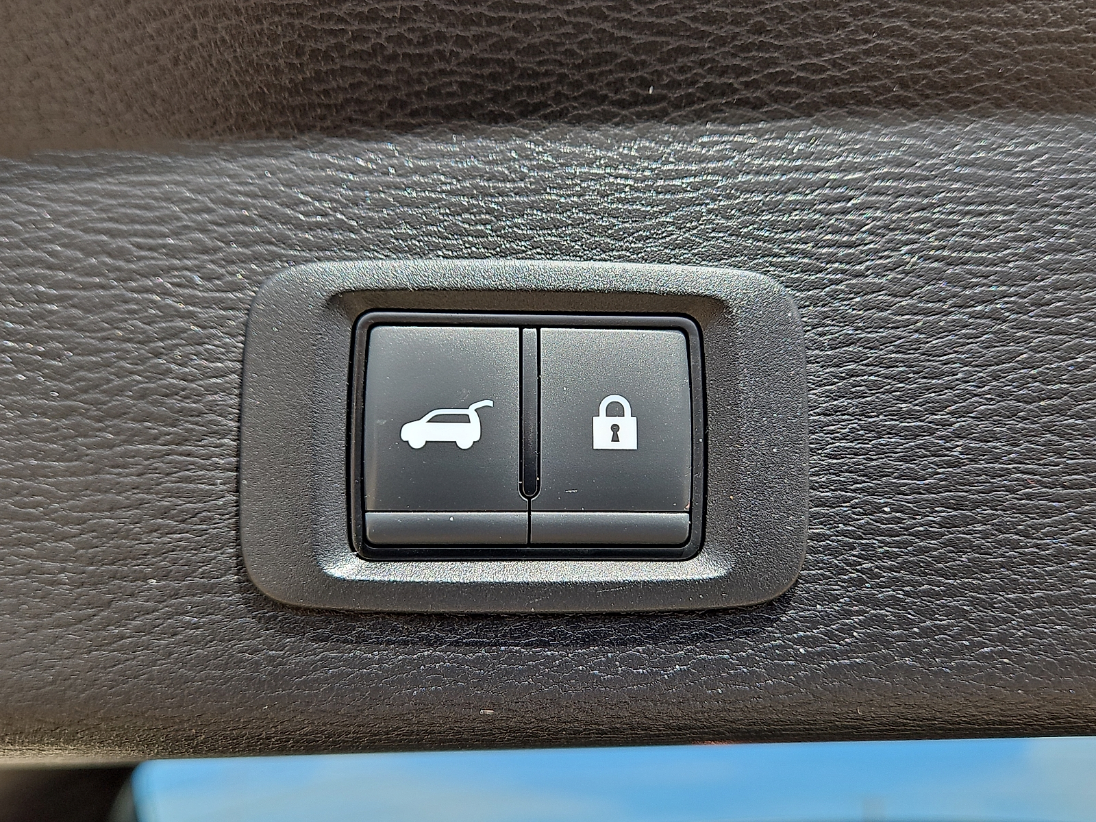 2024 Mitsubishi Outlander photo 7 of 20