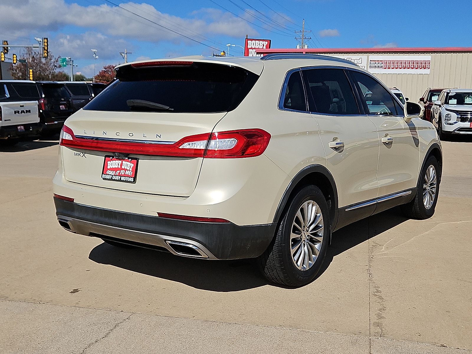 2016 Lincoln MKX photo 3 of 20