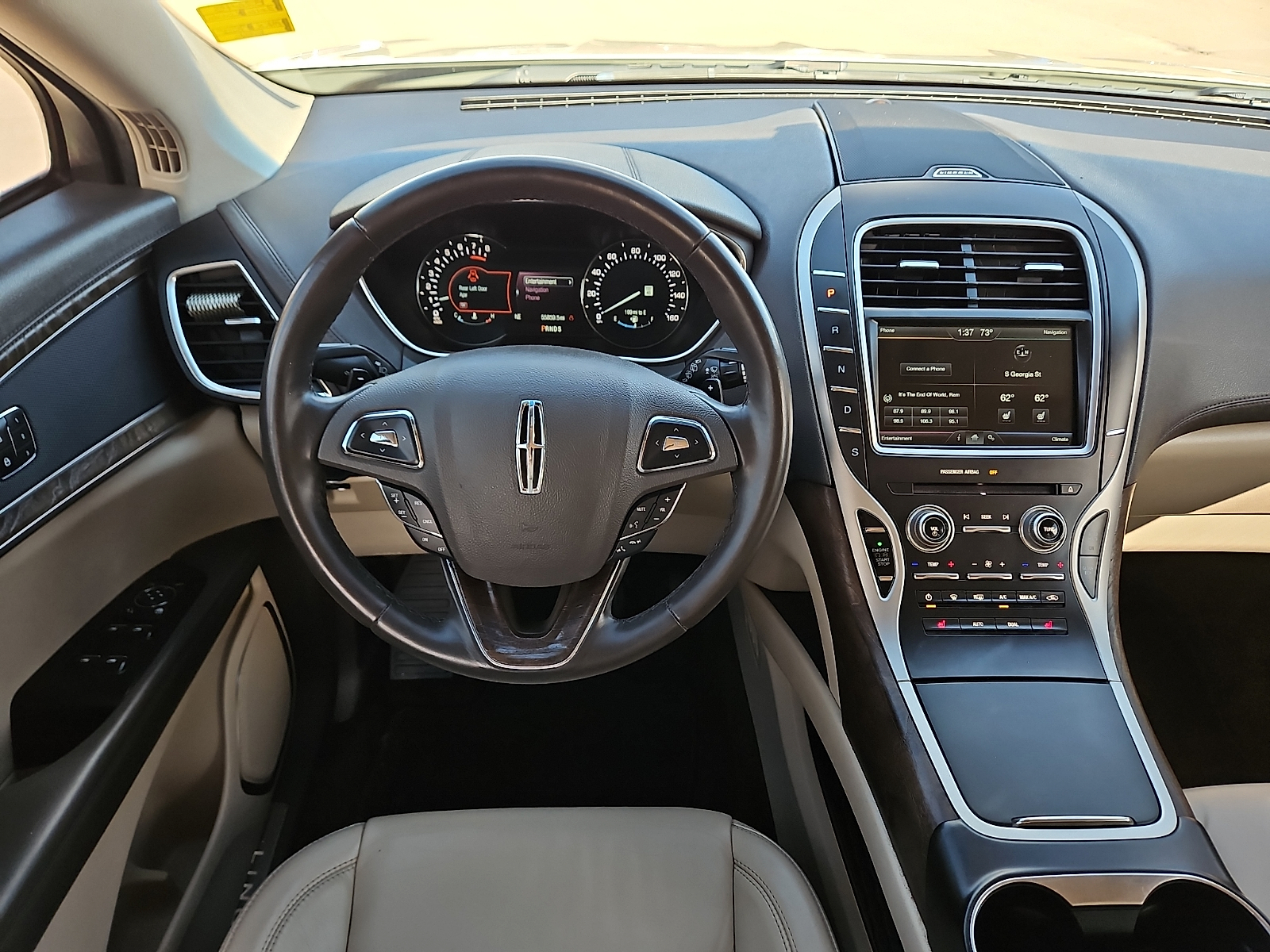 2016 Lincoln MKX photo 7 of 20