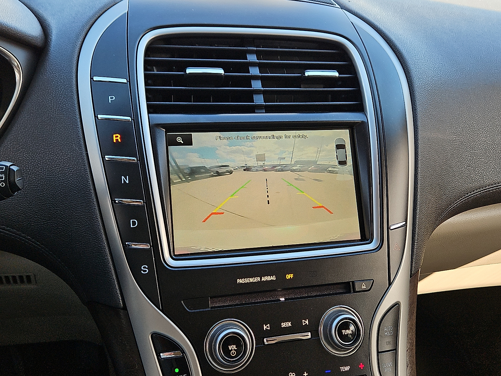 2016 Lincoln MKX photo 14 of 20