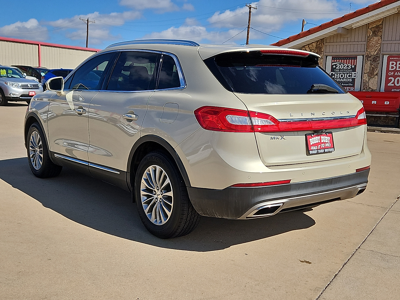 2016 Lincoln MKX photo 2 of 20